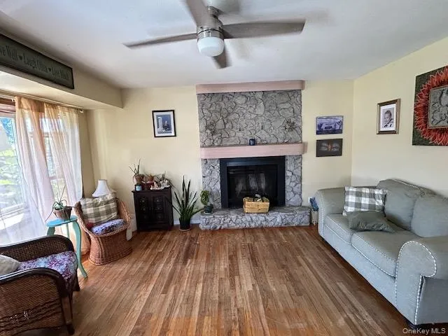 8 Durst Drive, Brookhaven, NY, 3 Bedrooms Bedrooms, 6 Rooms Rooms,1 BathroomBathrooms,Residential,For Rent,Durst,0,1044801 8 Durst Drive, Brookhaven, NY, 3 Bedrooms Bedrooms, 6 Rooms Rooms,1 BathroomBathrooms,Residential,For Rent,Durst,0,1044801