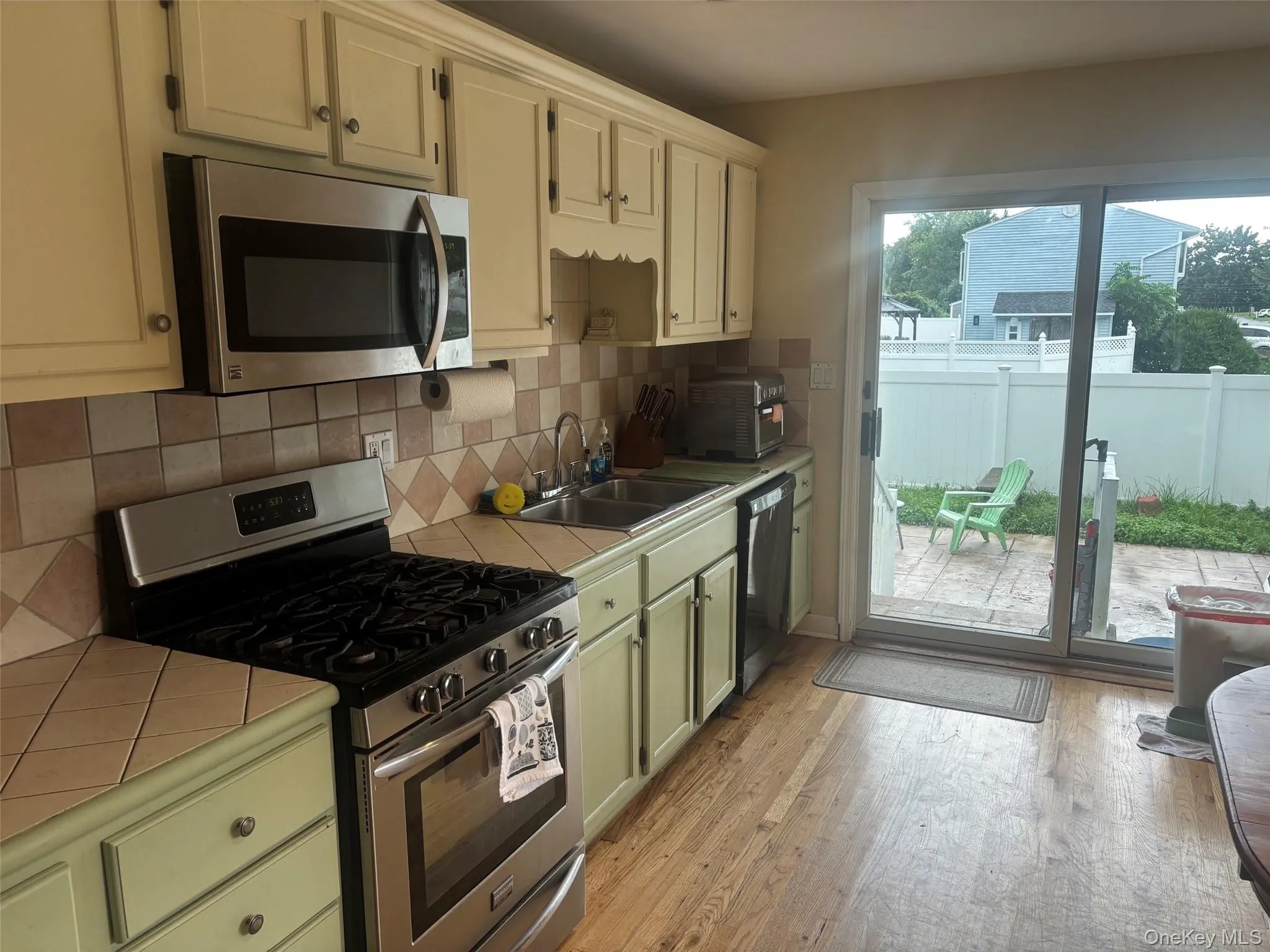 8 Durst Drive, Brookhaven, NY, 3 Bedrooms Bedrooms, 6 Rooms Rooms,1 BathroomBathrooms,Residential,For Rent,Durst,0,1044801 8 Durst Drive, Brookhaven, NY, 3 Bedrooms Bedrooms, 6 Rooms Rooms,1 BathroomBathrooms,Residential,For Rent,Durst,0,1044801