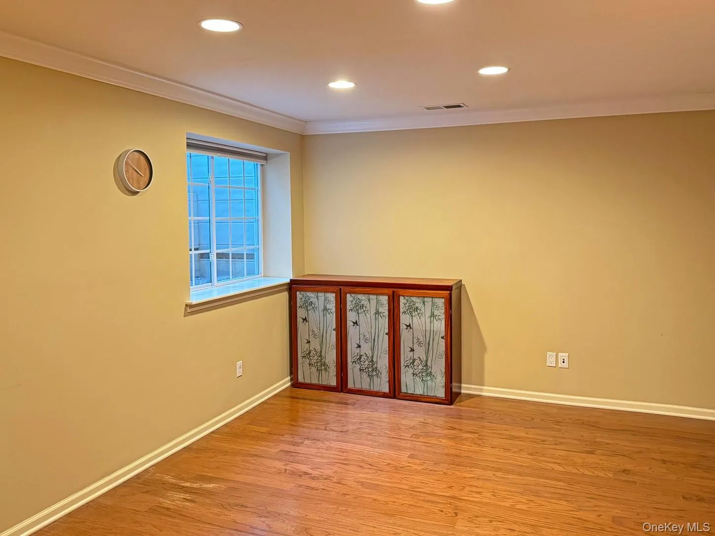 Hardwood flooring, recessed lighting, crown molding, double-paned window, built-in cabinetry Hardwood flooring, recessed lighting, crown molding, double-paned window, built-in cabinetry