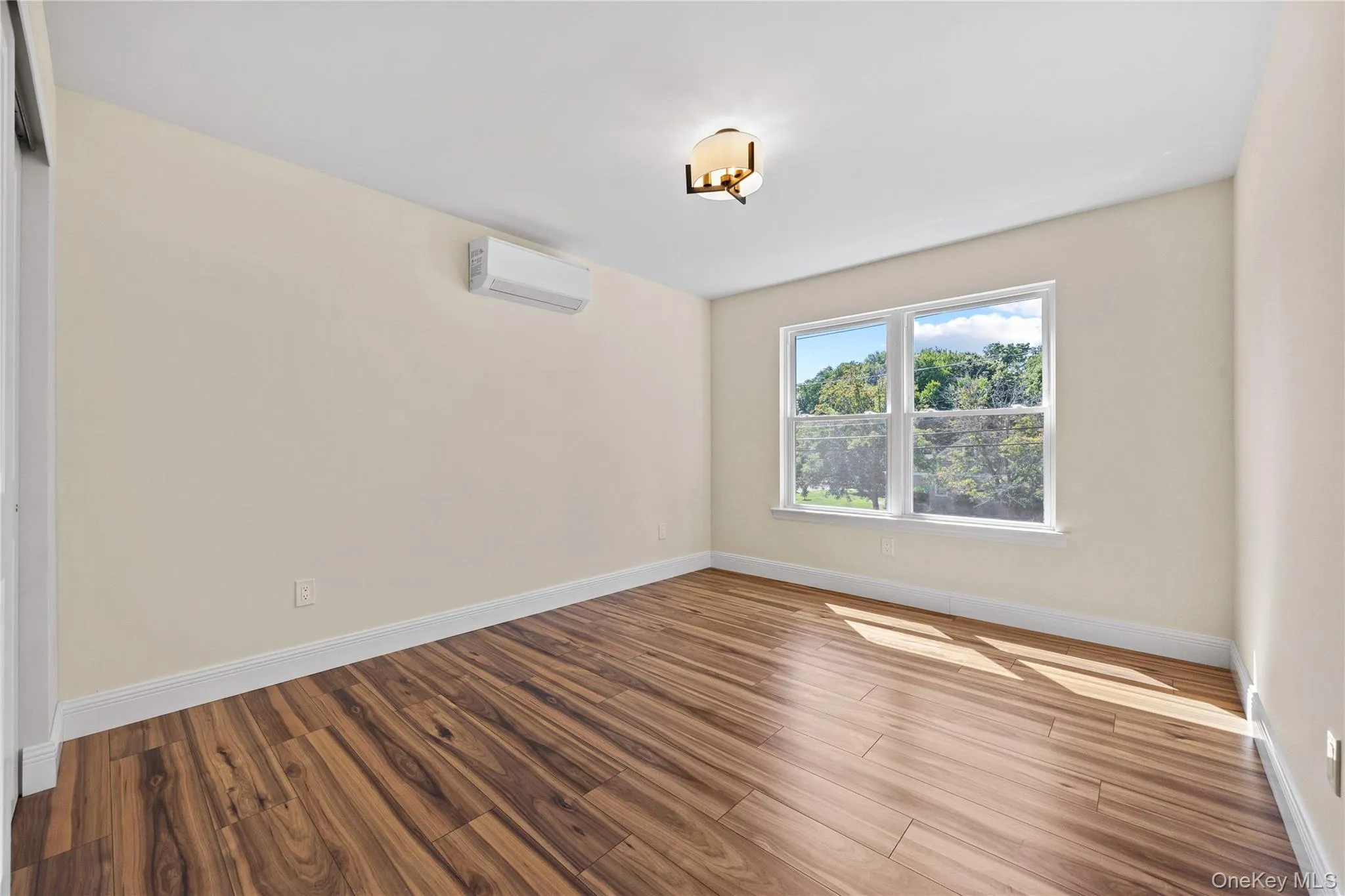 37 Gladstone Avenue, Islip, NY, 5 Bedrooms Bedrooms, 12 Rooms Rooms,3 BathroomsBathrooms,Residential,For Rent,Gladstone,0,1044812 37 Gladstone Avenue, Islip, NY, 5 Bedrooms Bedrooms, 12 Rooms Rooms,3 BathroomsBathrooms,Residential,For Rent,Gladstone,0,1044812