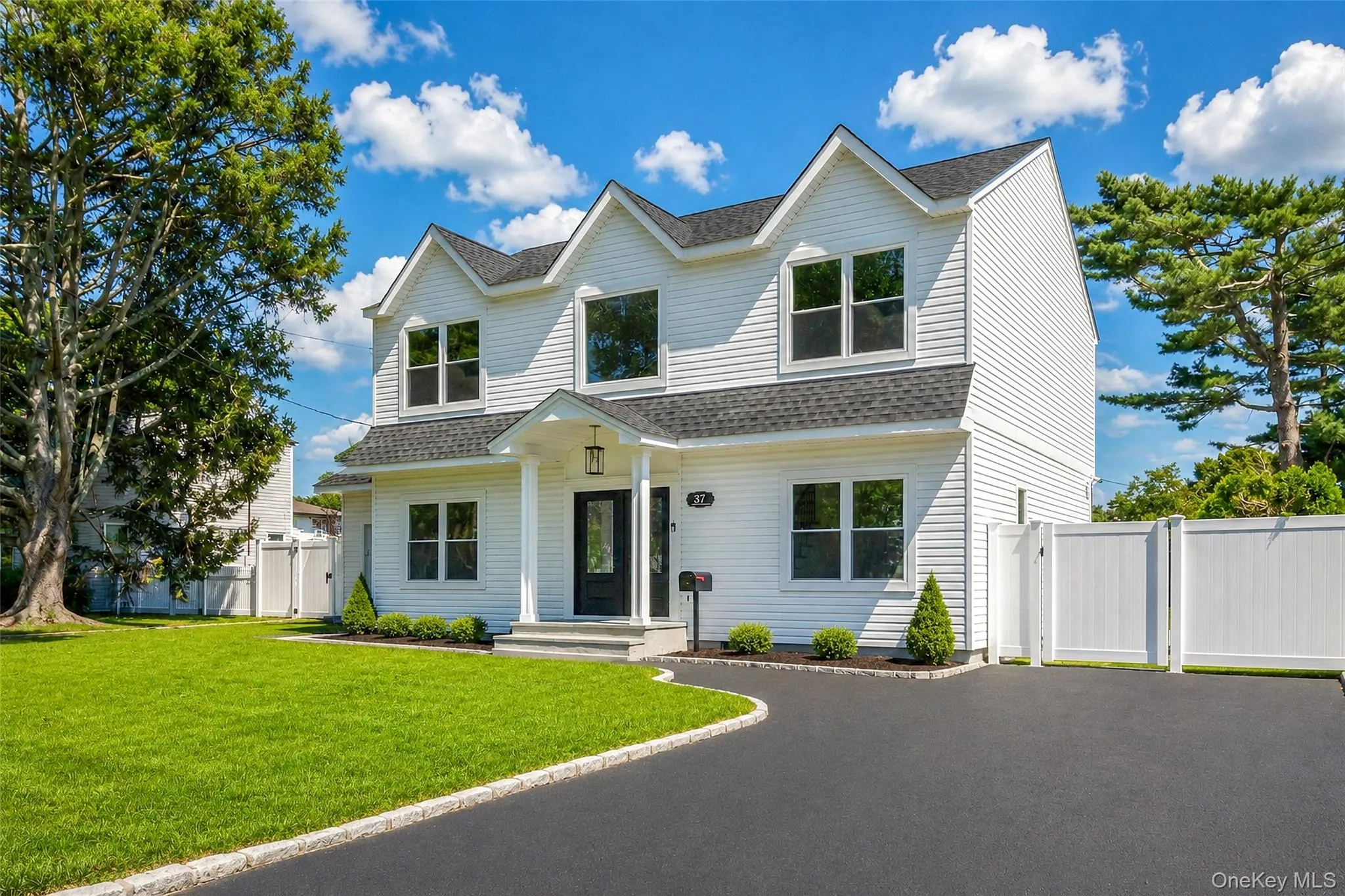 37 Gladstone Avenue, Islip, NY, 5 Bedrooms Bedrooms, 12 Rooms Rooms,3 BathroomsBathrooms,Residential,For Rent,Gladstone,0,1044812 37 Gladstone Avenue, Islip, NY, 5 Bedrooms Bedrooms, 12 Rooms Rooms,3 BathroomsBathrooms,Residential,For Rent,Gladstone,0,1044812