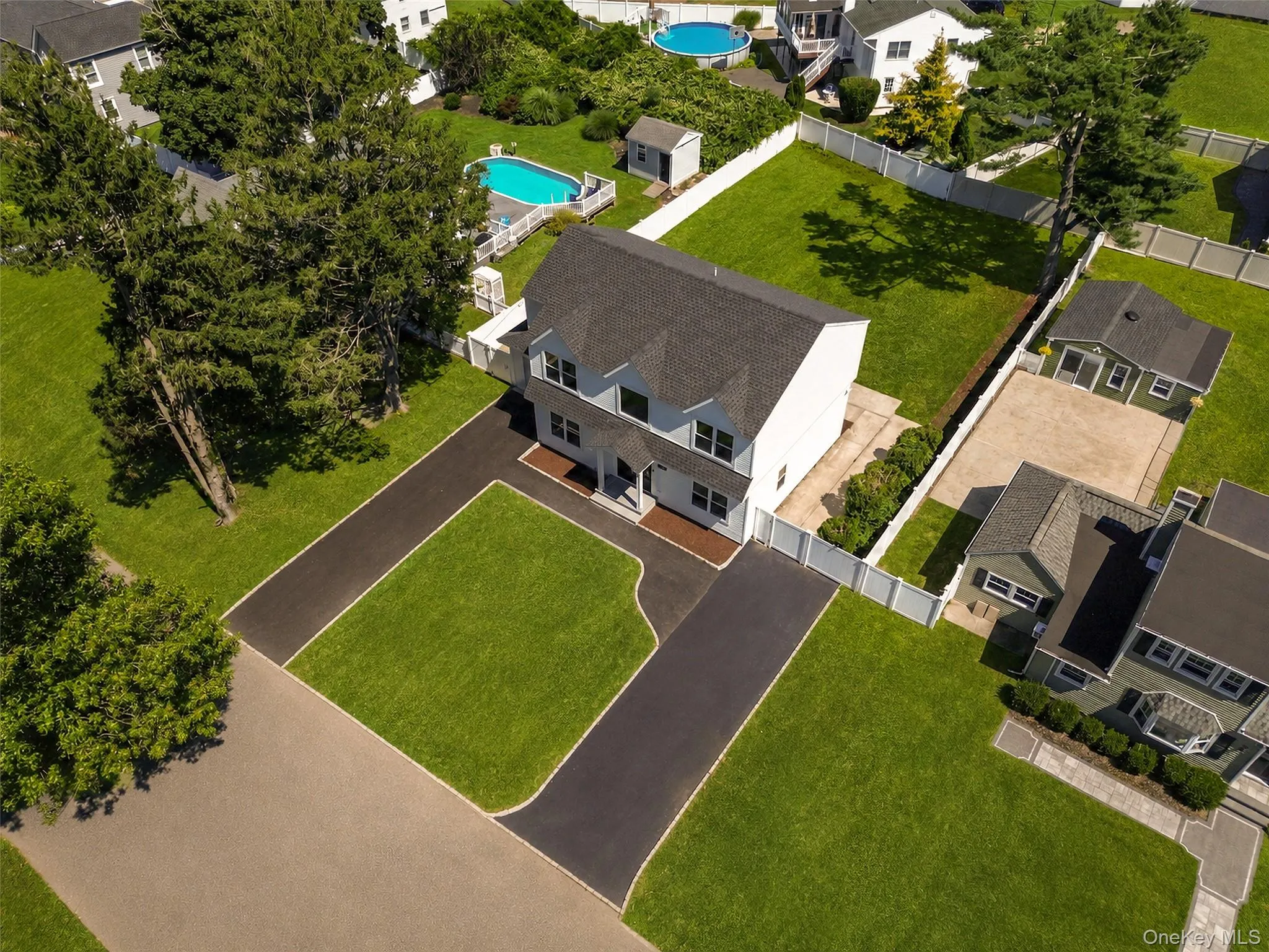 37 Gladstone Avenue, Islip, NY, 5 Bedrooms Bedrooms, 12 Rooms Rooms,3 BathroomsBathrooms,Residential,For Rent,Gladstone,0,1044812 37 Gladstone Avenue, Islip, NY, 5 Bedrooms Bedrooms, 12 Rooms Rooms,3 BathroomsBathrooms,Residential,For Rent,Gladstone,0,1044812
