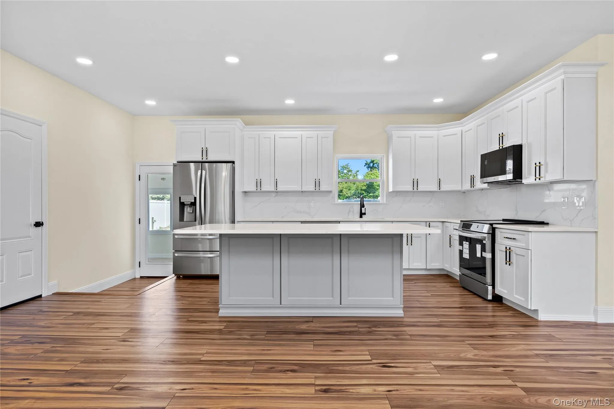 37 Gladstone Avenue, Islip, NY, 5 Bedrooms Bedrooms, 12 Rooms Rooms,3 BathroomsBathrooms,Residential,For Rent,Gladstone,0,1044812 37 Gladstone Avenue, Islip, NY, 5 Bedrooms Bedrooms, 12 Rooms Rooms,3 BathroomsBathrooms,Residential,For Rent,Gladstone,0,1044812