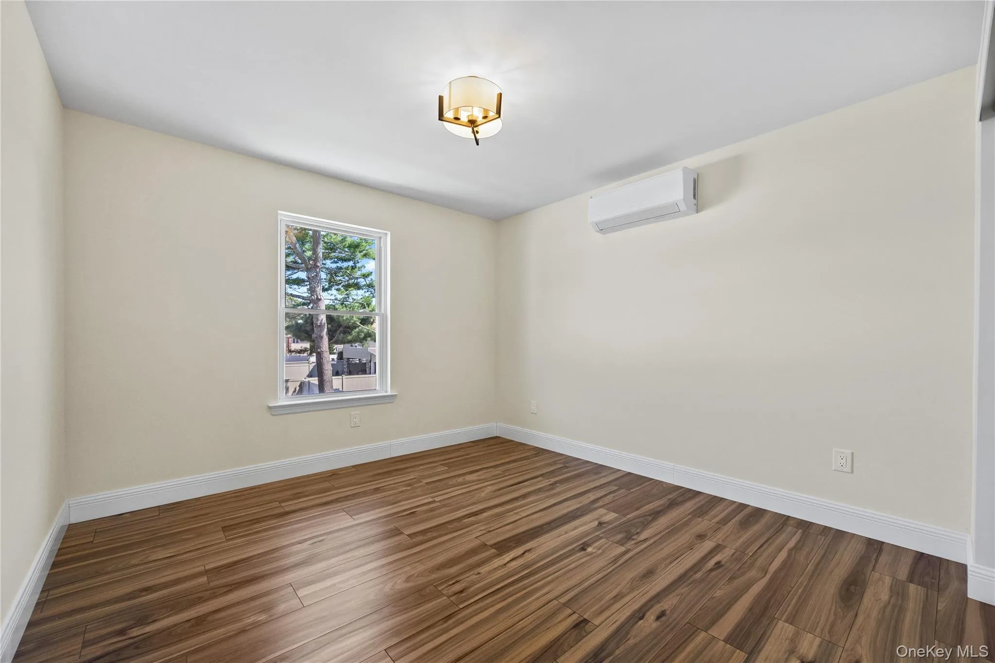 37 Gladstone Avenue, Islip, NY, 5 Bedrooms Bedrooms, 12 Rooms Rooms,3 BathroomsBathrooms,Residential,For Rent,Gladstone,0,1044812 37 Gladstone Avenue, Islip, NY, 5 Bedrooms Bedrooms, 12 Rooms Rooms,3 BathroomsBathrooms,Residential,For Rent,Gladstone,0,1044812