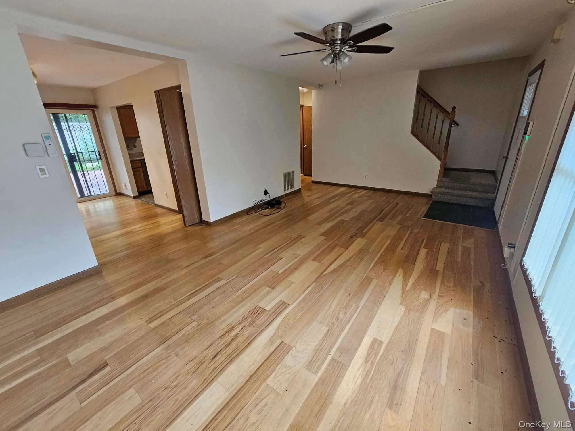 49 Beechwood Avenue, Mount Vernon, NY, 3 Bedrooms Bedrooms, 6 Rooms Rooms,2 BathroomsBathrooms,Residential Lease,For Rent,Beechwood,0,1044813 49 Beechwood Avenue, Mount Vernon, NY, 3 Bedrooms Bedrooms, 6 Rooms Rooms,2 BathroomsBathrooms,Residential Lease,For Rent,Beechwood,0,1044813