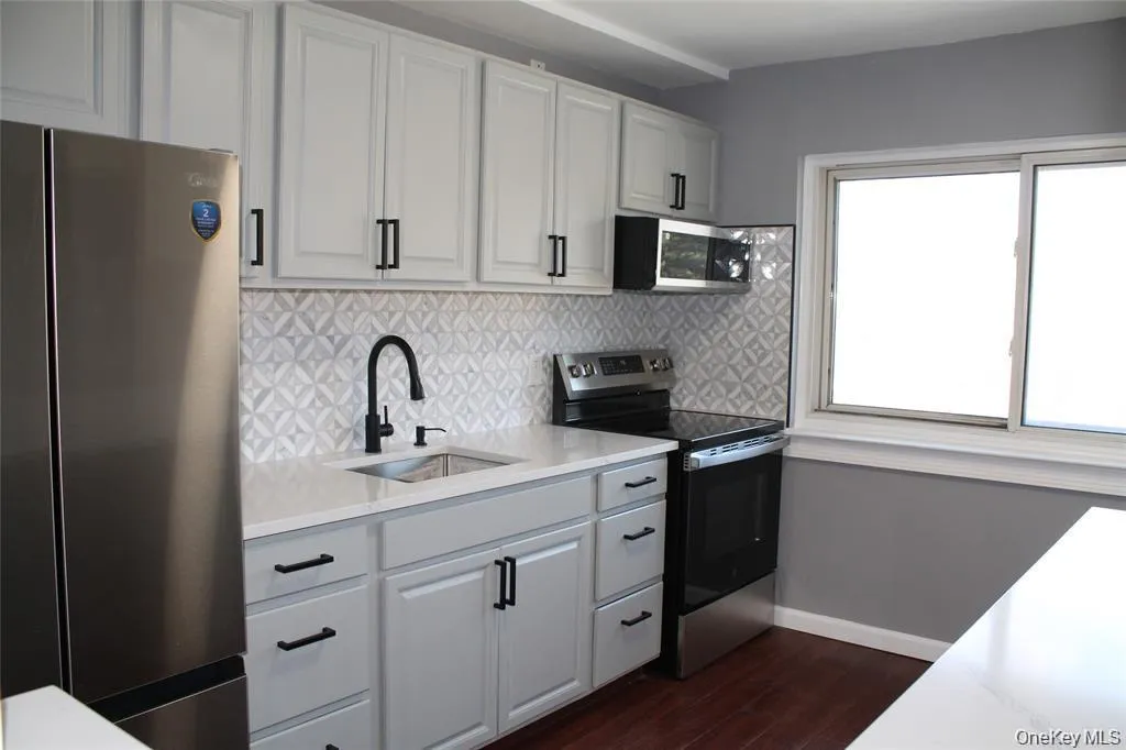 810 Blooming Grove Turnpike, New Windsor, NY, 2 Bedrooms Bedrooms, 5 Rooms Rooms,1 BathroomBathrooms,Residential Lease,For Rent,Blooming Grove,0,1044815 810 Blooming Grove Turnpike, New Windsor, NY, 2 Bedrooms Bedrooms, 5 Rooms Rooms,1 BathroomBathrooms,Residential Lease,For Rent,Blooming Grove,0,1044815