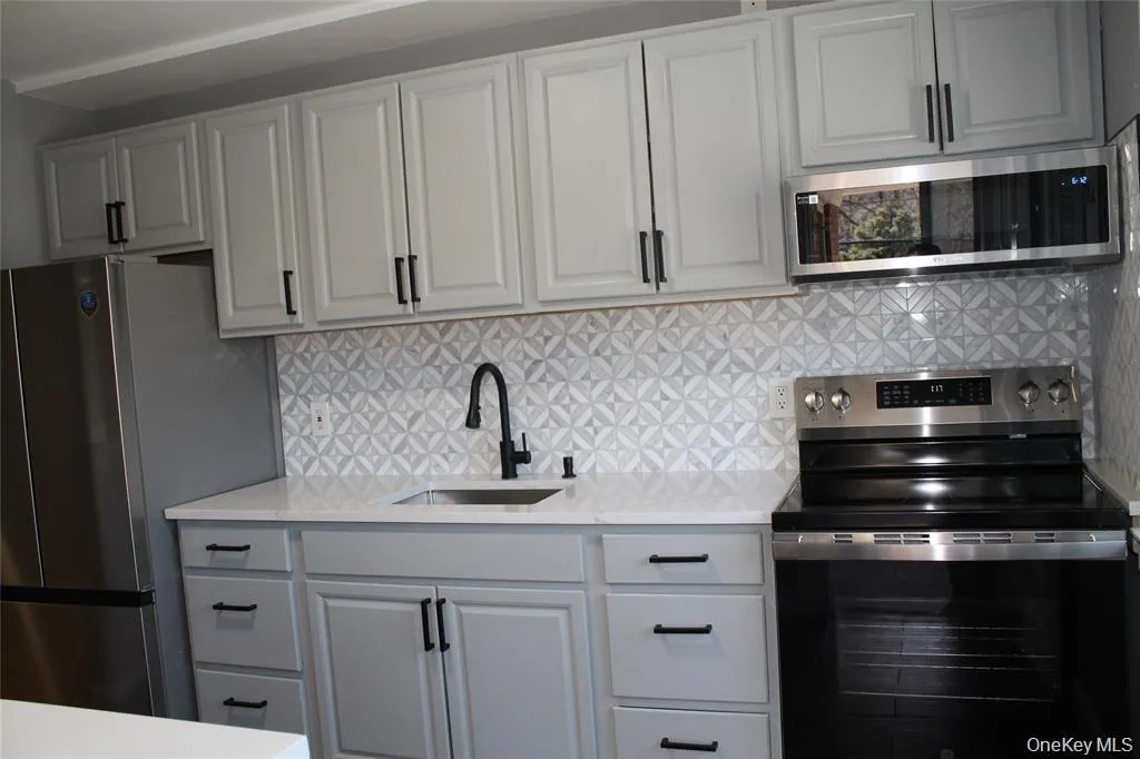 810 Blooming Grove Turnpike, New Windsor, NY, 2 Bedrooms Bedrooms, 5 Rooms Rooms,1 BathroomBathrooms,Residential Lease,For Rent,Blooming Grove,0,1044815 810 Blooming Grove Turnpike, New Windsor, NY, 2 Bedrooms Bedrooms, 5 Rooms Rooms,1 BathroomBathrooms,Residential Lease,For Rent,Blooming Grove,0,1044815