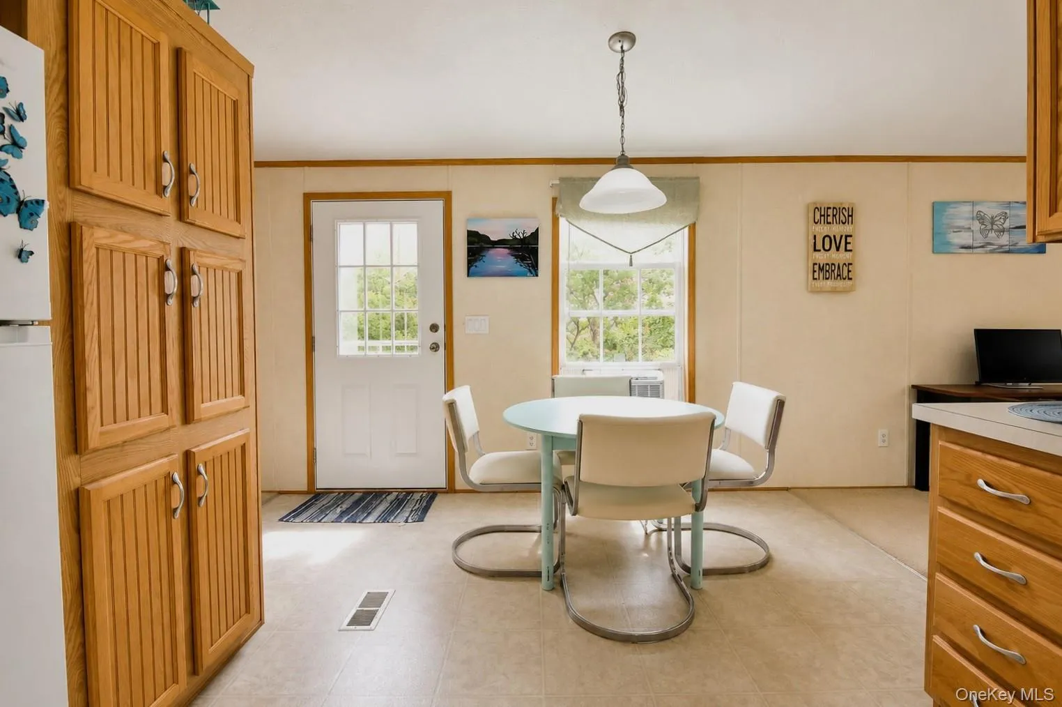 200 Willow Street, Kingston (town), NY, 2 Bedrooms Bedrooms, 5 Rooms Rooms,1 BathroomBathrooms,Residential,For Rent,Willow,0,1044818 200 Willow Street, Kingston (town), NY, 2 Bedrooms Bedrooms, 5 Rooms Rooms,1 BathroomBathrooms,Residential,For Rent,Willow,0,1044818