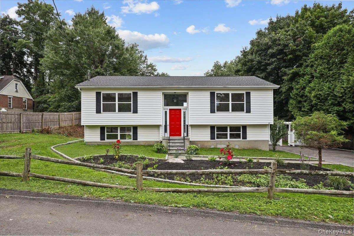 Introducing 27 Dunwoodie Road! Introducing 27 Dunwoodie Road!