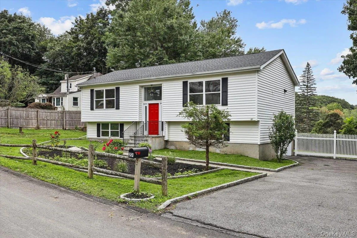27 Dunwoodie Road, Kent, NY, 2 Bedrooms Bedrooms, 5 Rooms Rooms,1 BathroomBathrooms,Residential,For Rent,Dunwoodie,0,1044822 27 Dunwoodie Road, Kent, NY, 2 Bedrooms Bedrooms, 5 Rooms Rooms,1 BathroomBathrooms,Residential,For Rent,Dunwoodie,0,1044822