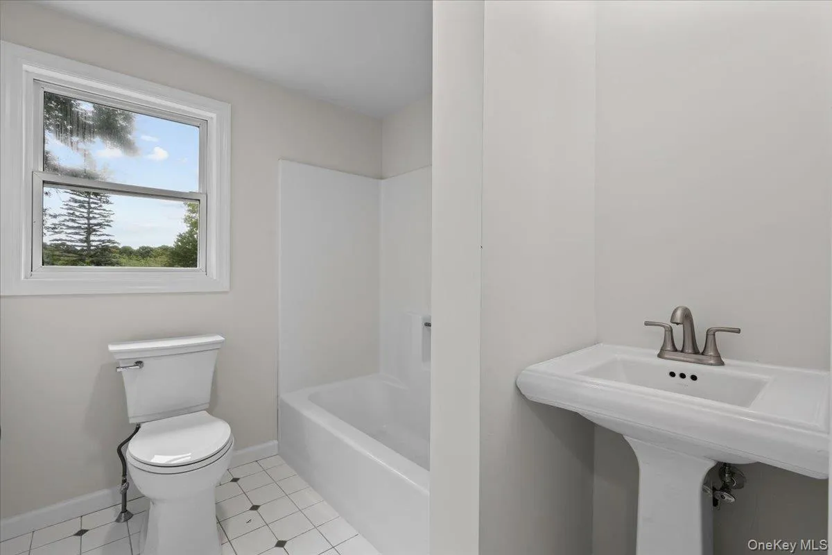 Full Bathroom Full Bathroom