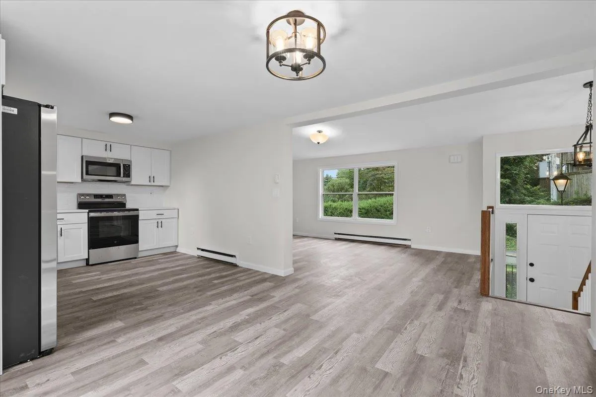 Wonderful Flow Between Kitchen Dining and Living Room Wonderful Flow Between Kitchen Dining and Living Room