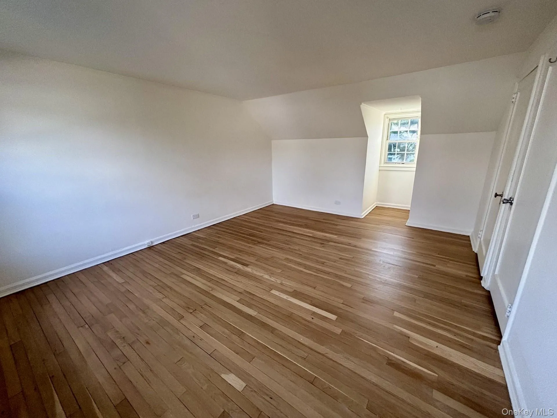 14 Lee Court, New Rochelle, NY, 1 Bedroom Bedrooms, 4 Rooms Rooms,1 BathroomBathrooms,Residential Lease,For Rent,Lee,0,1044829 14 Lee Court, New Rochelle, NY, 1 Bedroom Bedrooms, 4 Rooms Rooms,1 BathroomBathrooms,Residential Lease,For Rent,Lee,0,1044829