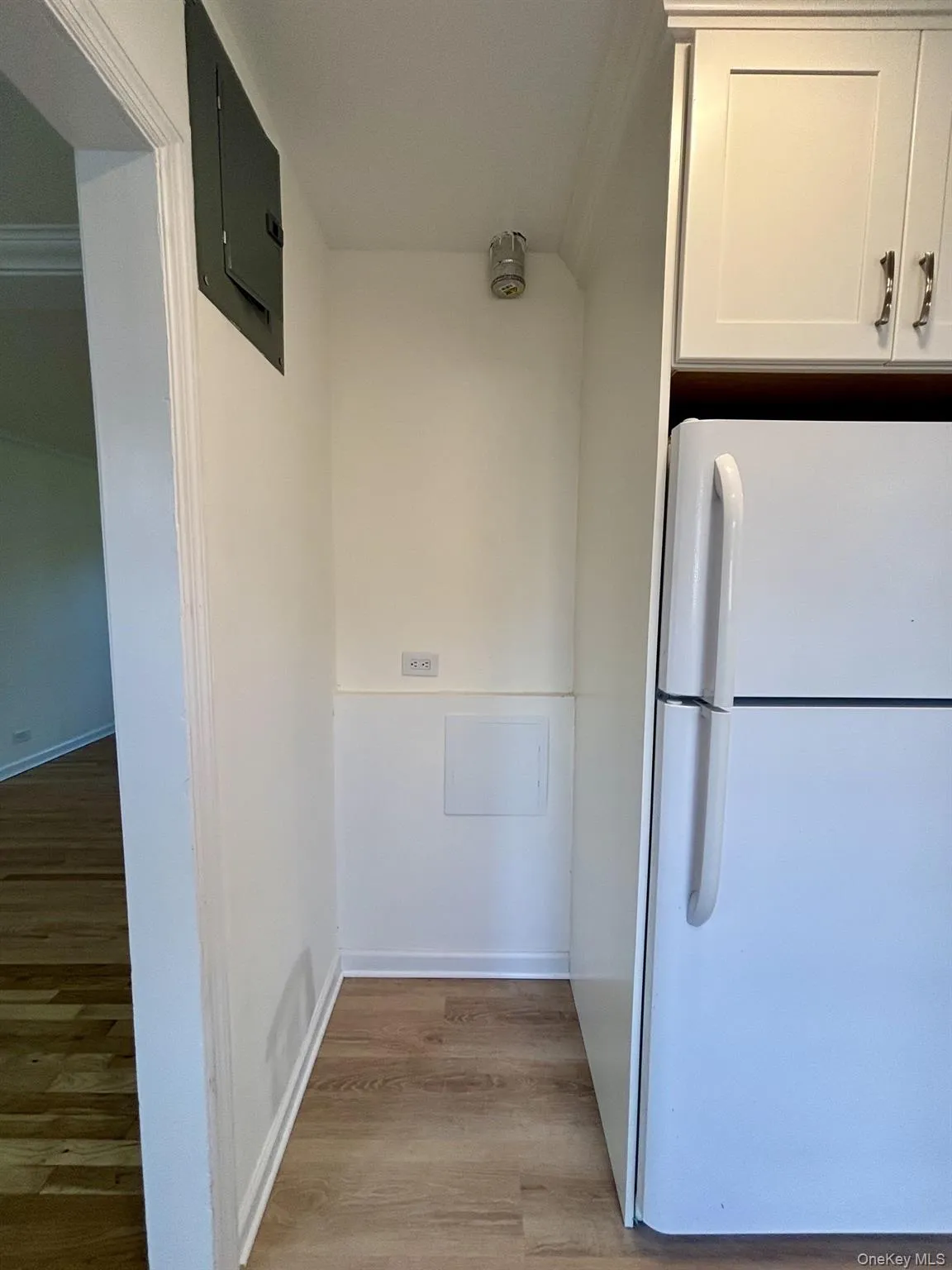 washer/dryer hook available for tenant to install washer/dryer hook available for tenant to install