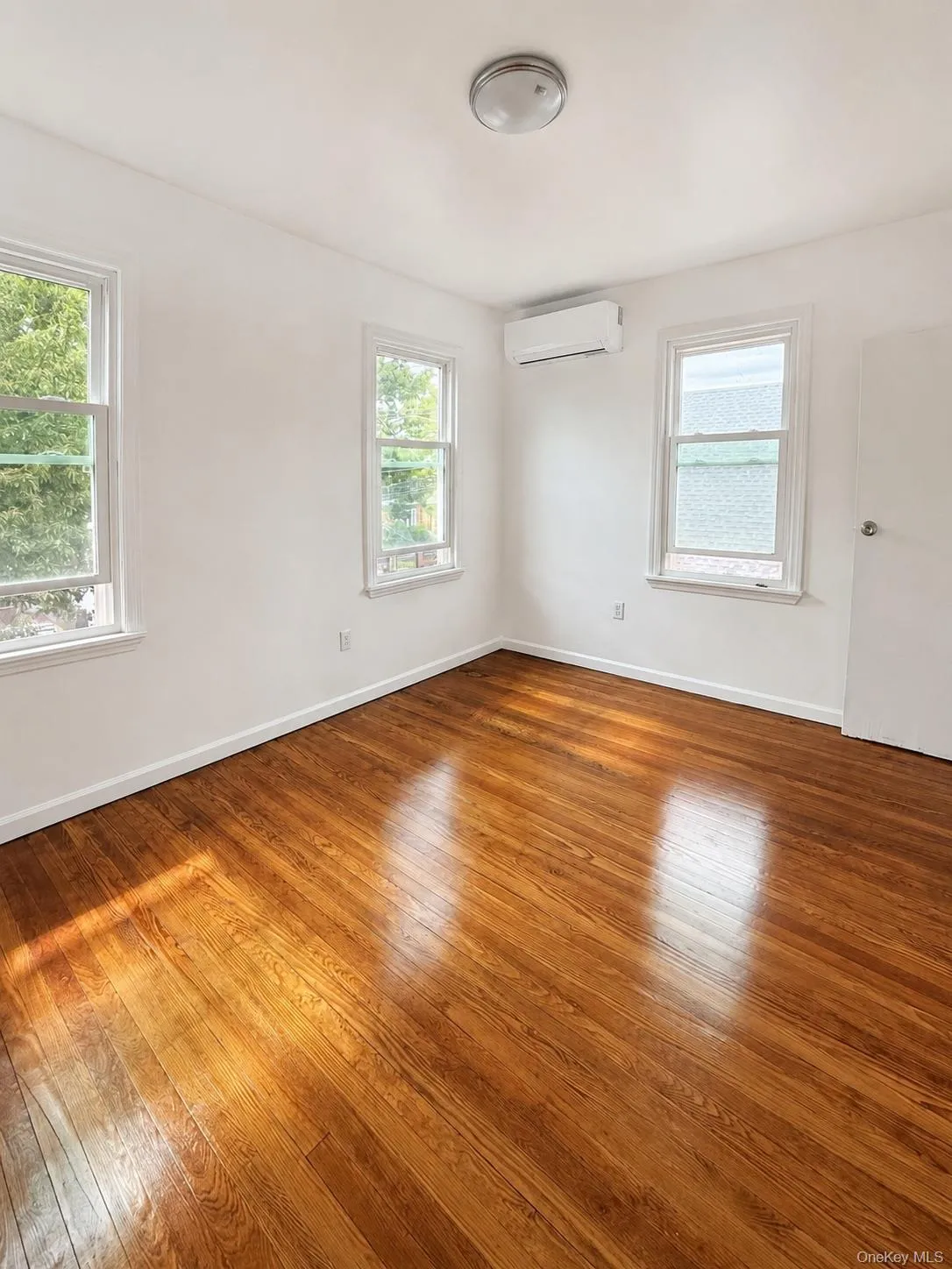 826 Wilcox Avenue, New York, NY, 1 Bedroom Bedrooms, 3 Rooms Rooms,1 BathroomBathrooms,Residential Lease,For Rent,Wilcox,0,1044839 826 Wilcox Avenue, New York, NY, 1 Bedroom Bedrooms, 3 Rooms Rooms,1 BathroomBathrooms,Residential Lease,For Rent,Wilcox,0,1044839