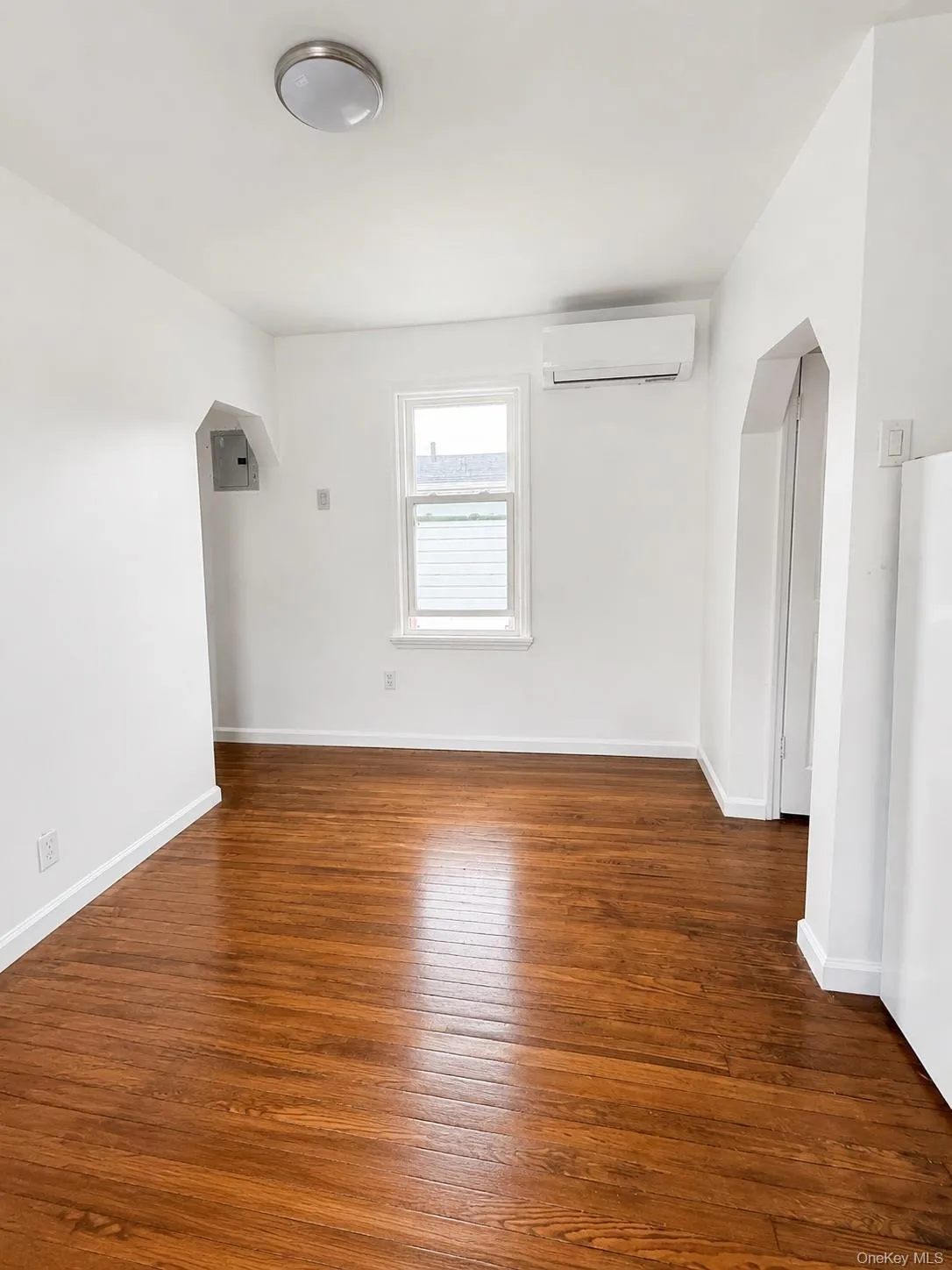 826 Wilcox Avenue, New York, NY, 1 Bedroom Bedrooms, 3 Rooms Rooms,1 BathroomBathrooms,Residential Lease,For Rent,Wilcox,0,1044839 826 Wilcox Avenue, New York, NY, 1 Bedroom Bedrooms, 3 Rooms Rooms,1 BathroomBathrooms,Residential Lease,For Rent,Wilcox,0,1044839
