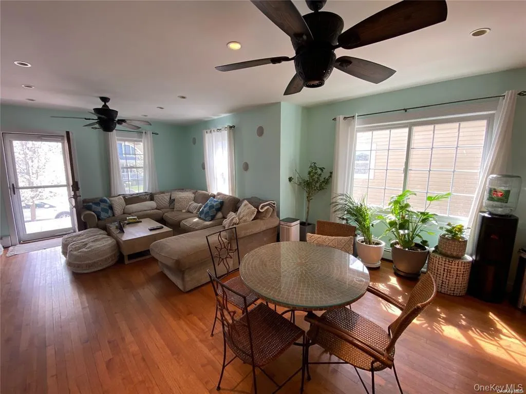 365 Fulton Street, Long Beach, NY, 2 Bedrooms Bedrooms, 4 Rooms Rooms,1 BathroomBathrooms,Residential Lease,For Rent,Fulton,0,1044841 365 Fulton Street, Long Beach, NY, 2 Bedrooms Bedrooms, 4 Rooms Rooms,1 BathroomBathrooms,Residential Lease,For Rent,Fulton,0,1044841