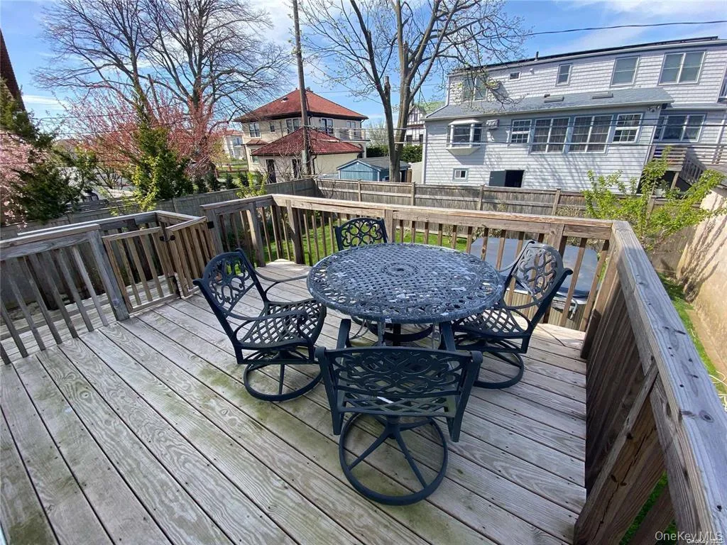 365 Fulton Street, Long Beach, NY, 2 Bedrooms Bedrooms, 4 Rooms Rooms,1 BathroomBathrooms,Residential Lease,For Rent,Fulton,0,1044841 365 Fulton Street, Long Beach, NY, 2 Bedrooms Bedrooms, 4 Rooms Rooms,1 BathroomBathrooms,Residential Lease,For Rent,Fulton,0,1044841