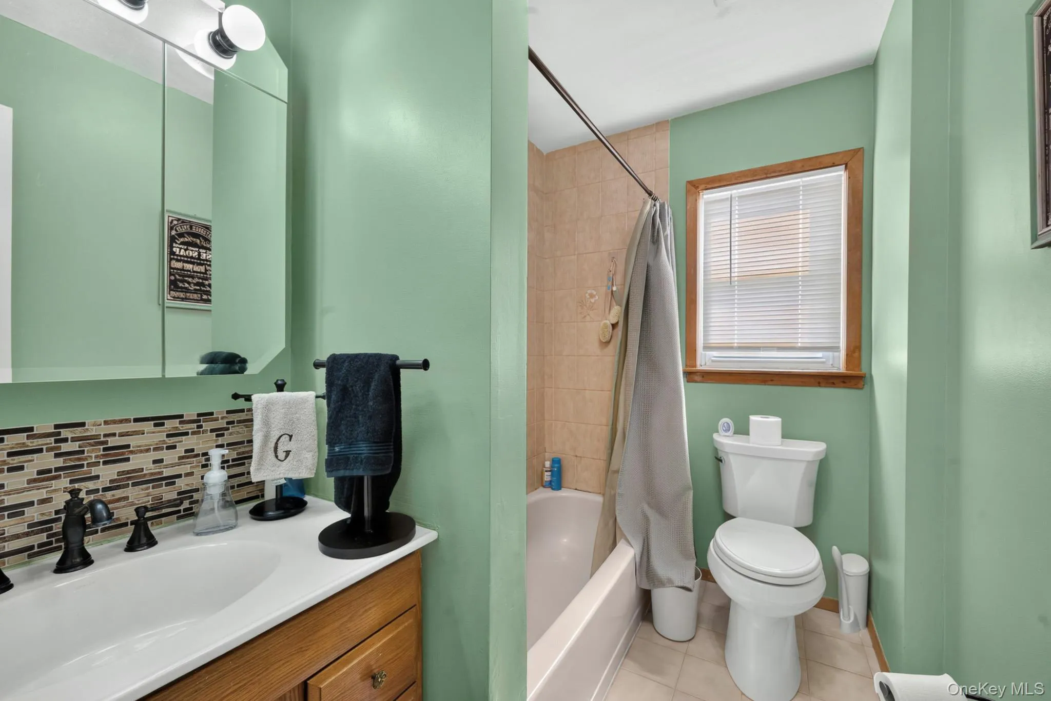 40 Elm Avenue, Oyster Bay, NY, 3 Bedrooms Bedrooms, 4 Rooms Rooms,1 BathroomBathrooms,Residential,For Rent,Elm,0,1044843 40 Elm Avenue, Oyster Bay, NY, 3 Bedrooms Bedrooms, 4 Rooms Rooms,1 BathroomBathrooms,Residential,For Rent,Elm,0,1044843
