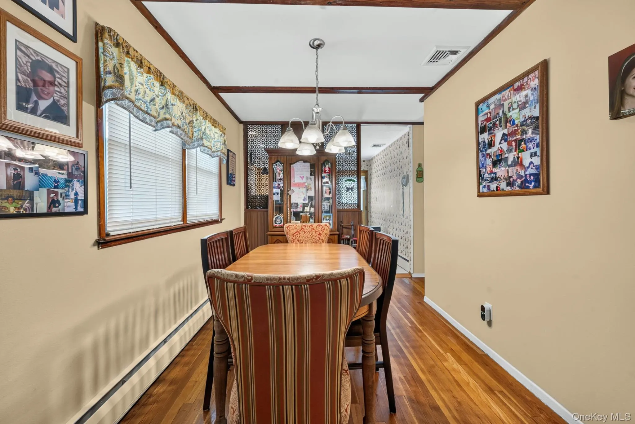40 Elm Avenue, Oyster Bay, NY, 3 Bedrooms Bedrooms, 4 Rooms Rooms,1 BathroomBathrooms,Residential,For Rent,Elm,0,1044843 40 Elm Avenue, Oyster Bay, NY, 3 Bedrooms Bedrooms, 4 Rooms Rooms,1 BathroomBathrooms,Residential,For Rent,Elm,0,1044843
