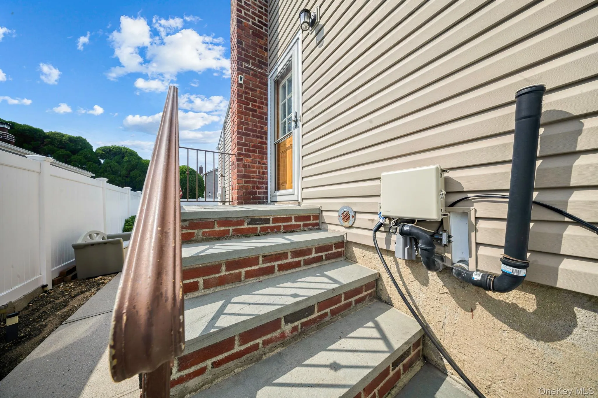 40 Elm Avenue, Oyster Bay, NY, 3 Bedrooms Bedrooms, 4 Rooms Rooms,1 BathroomBathrooms,Residential,For Rent,Elm,0,1044843 40 Elm Avenue, Oyster Bay, NY, 3 Bedrooms Bedrooms, 4 Rooms Rooms,1 BathroomBathrooms,Residential,For Rent,Elm,0,1044843