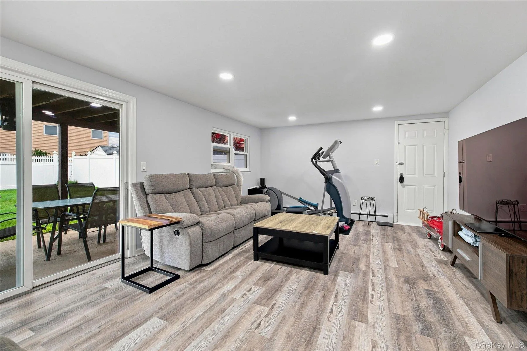3684 Oceanside Road, Hempstead, NY, 4 Bedrooms Bedrooms, 10 Rooms Rooms,2 BathroomsBathrooms,Residential,For Rent,Oceanside,0,1044849 3684 Oceanside Road, Hempstead, NY, 4 Bedrooms Bedrooms, 10 Rooms Rooms,2 BathroomsBathrooms,Residential,For Rent,Oceanside,0,1044849