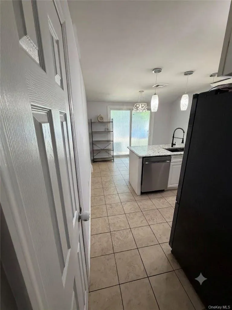 6 Raphael Street, Huntington, NY, 4 Bedrooms Bedrooms, 8 Rooms Rooms,2 BathroomsBathrooms,Residential Lease,For Rent,Raphael,0,1044853 6 Raphael Street, Huntington, NY, 4 Bedrooms Bedrooms, 8 Rooms Rooms,2 BathroomsBathrooms,Residential Lease,For Rent,Raphael,0,1044853
