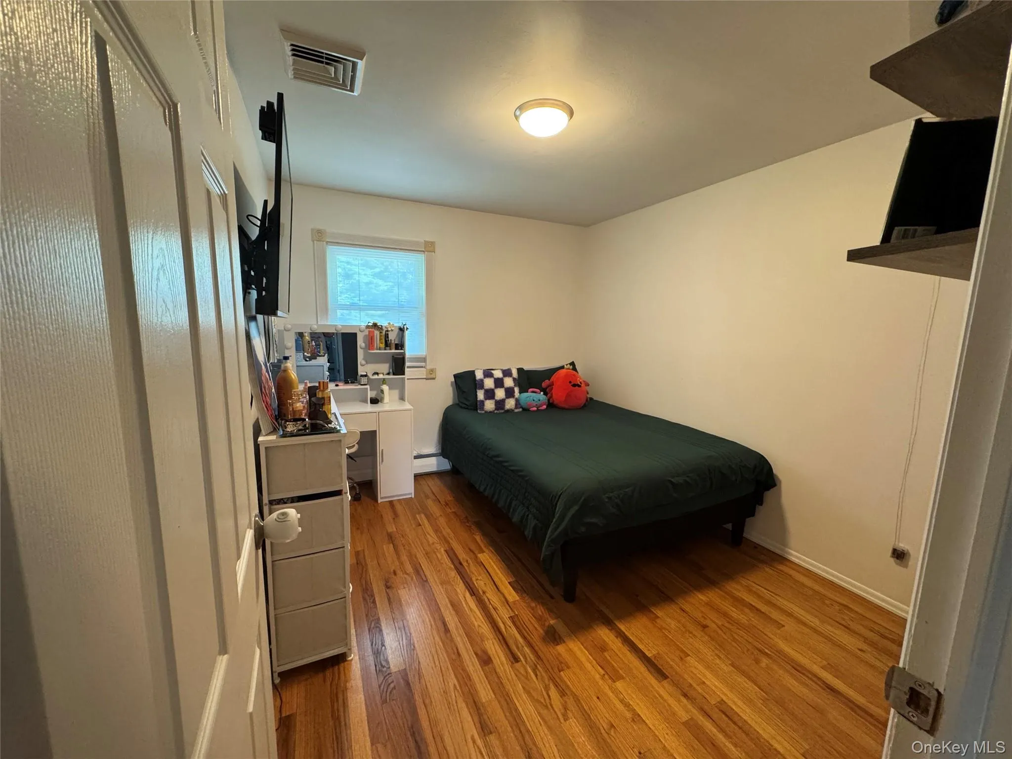 6 Raphael Street, Huntington, NY, 4 Bedrooms Bedrooms, 8 Rooms Rooms,2 BathroomsBathrooms,Residential Lease,For Rent,Raphael,0,1044853 6 Raphael Street, Huntington, NY, 4 Bedrooms Bedrooms, 8 Rooms Rooms,2 BathroomsBathrooms,Residential Lease,For Rent,Raphael,0,1044853