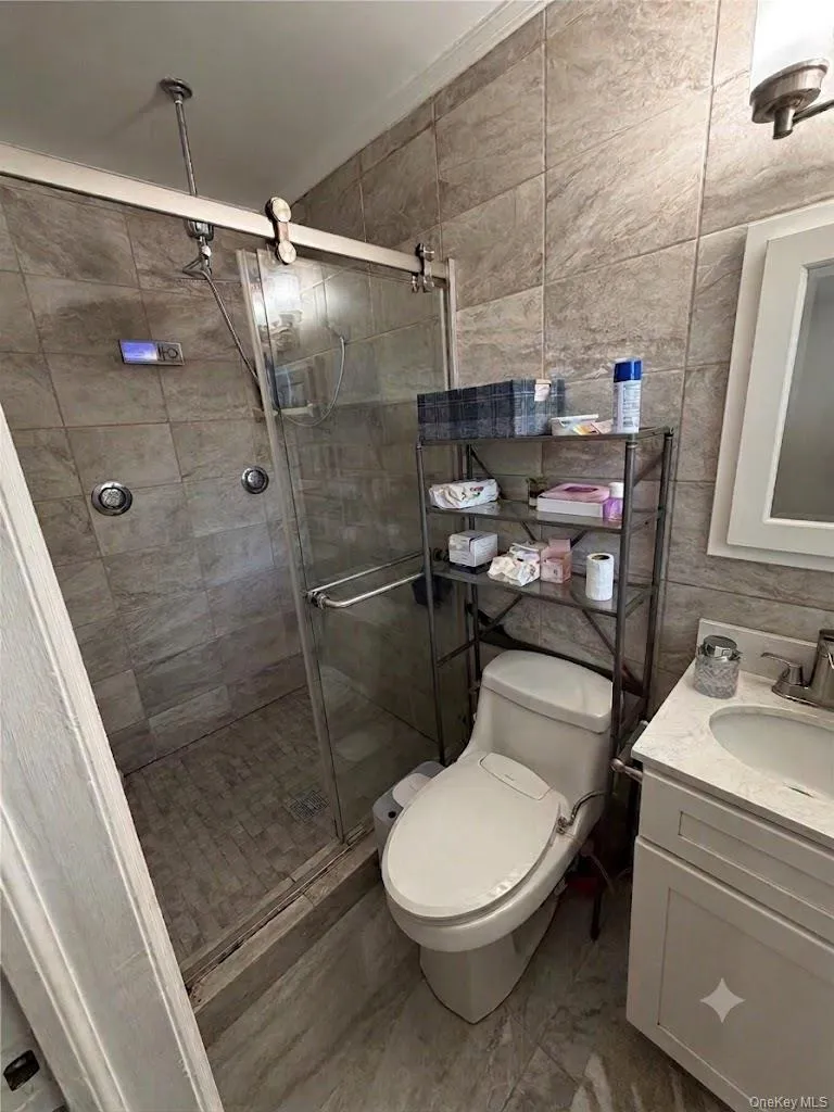 6 Raphael Street, Huntington, NY, 4 Bedrooms Bedrooms, 8 Rooms Rooms,2 BathroomsBathrooms,Residential Lease,For Rent,Raphael,0,1044853 6 Raphael Street, Huntington, NY, 4 Bedrooms Bedrooms, 8 Rooms Rooms,2 BathroomsBathrooms,Residential Lease,For Rent,Raphael,0,1044853