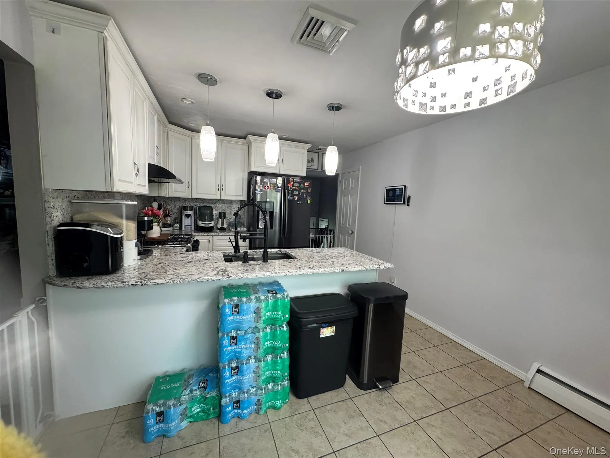 6 Raphael Street, Huntington, NY, 4 Bedrooms Bedrooms, 8 Rooms Rooms,2 BathroomsBathrooms,Residential Lease,For Rent,Raphael,0,1044853 6 Raphael Street, Huntington, NY, 4 Bedrooms Bedrooms, 8 Rooms Rooms,2 BathroomsBathrooms,Residential Lease,For Rent,Raphael,0,1044853