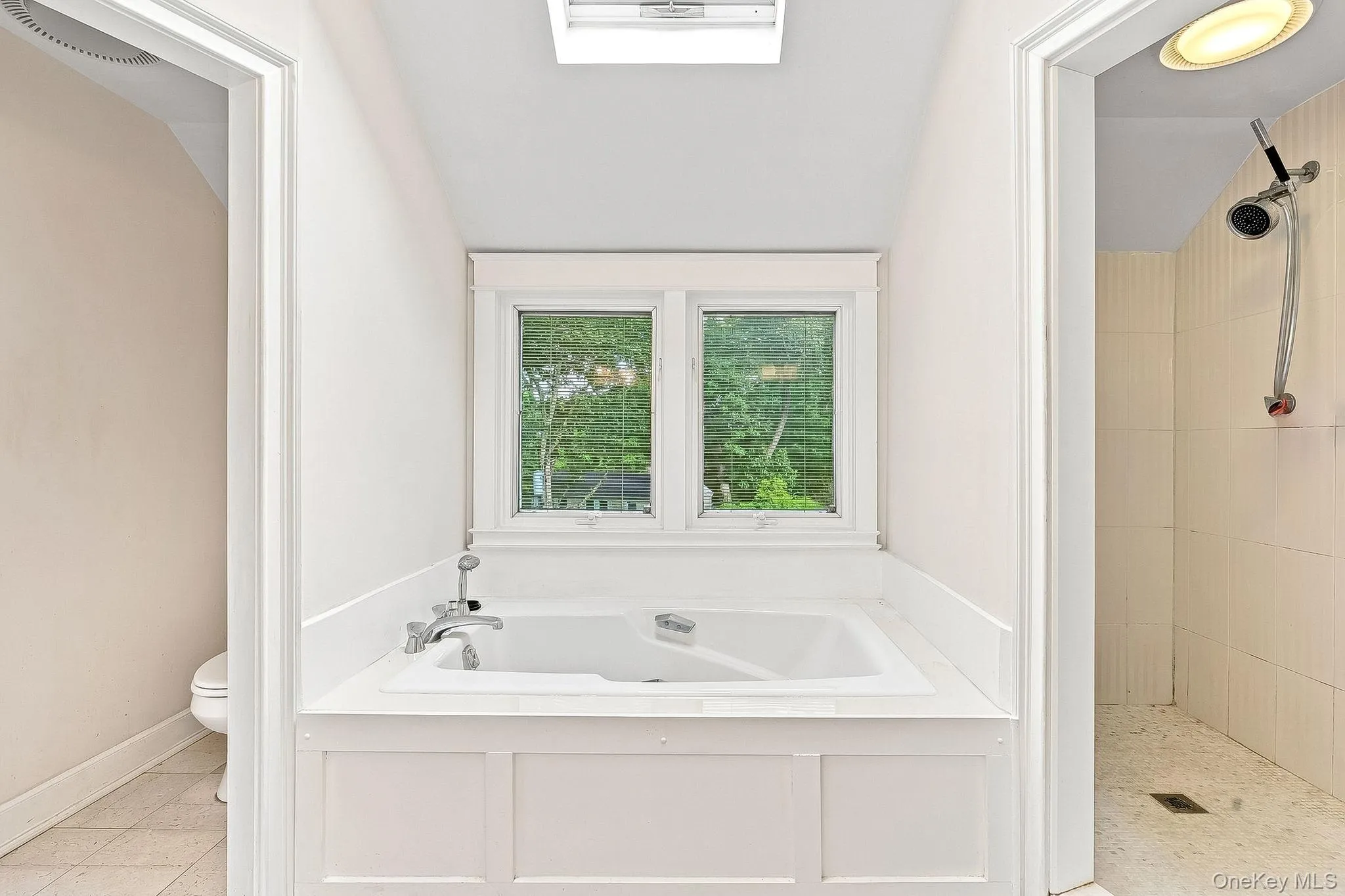 35 Highridge Road, Greenburgh, NY, 5 Bedrooms Bedrooms, 10 Rooms Rooms,3 BathroomsBathrooms,Residential,For Rent,Highridge,0,1044854 35 Highridge Road, Greenburgh, NY, 5 Bedrooms Bedrooms, 10 Rooms Rooms,3 BathroomsBathrooms,Residential,For Rent,Highridge,0,1044854