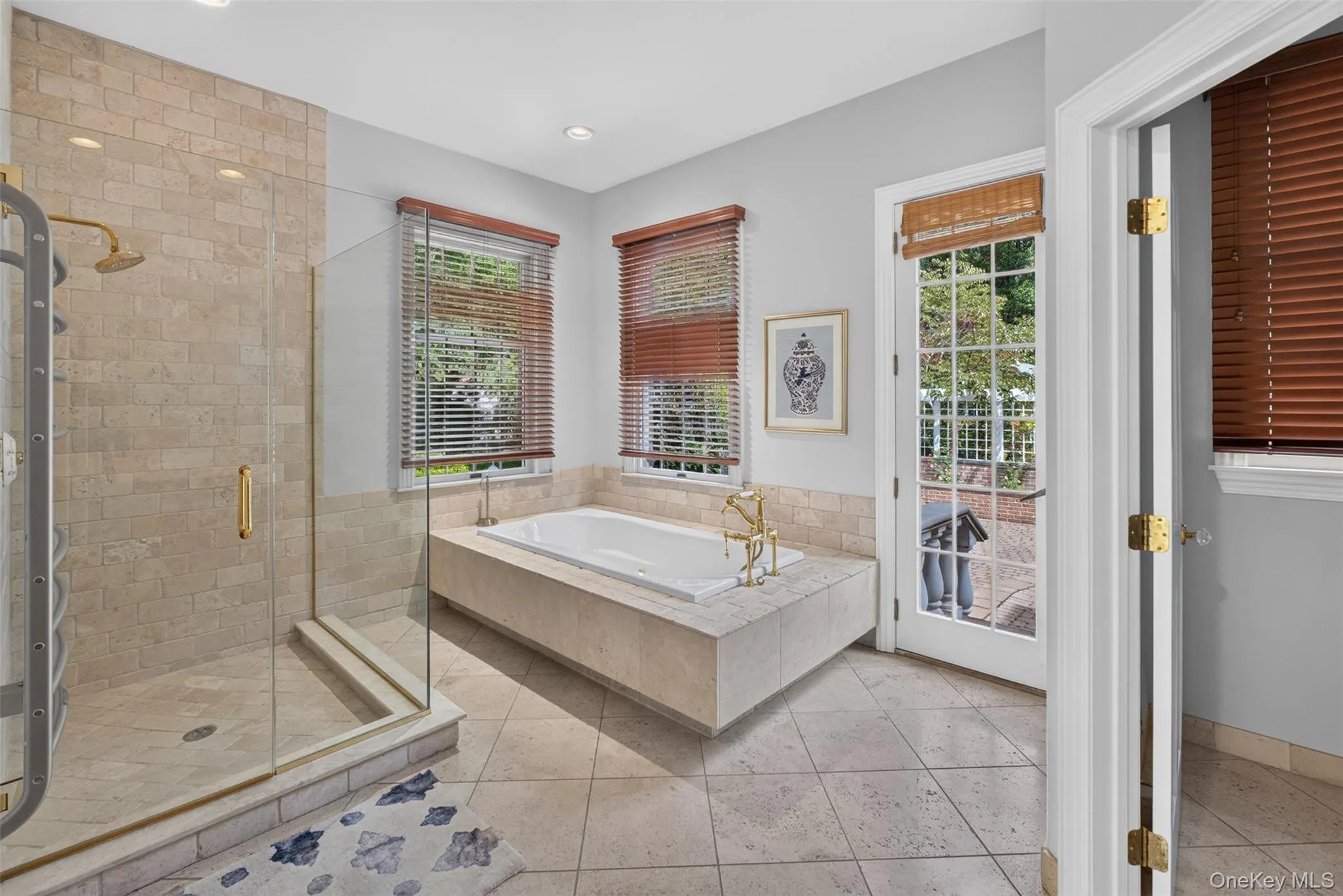 En-suite bathroom En-suite bathroom