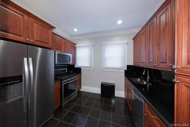 25 Trinity Place, Hempstead, NY, 1 Bedroom Bedrooms, 4 Rooms Rooms,1 BathroomBathrooms,Residential Lease,For Rent,Trinity,0,1044864 25 Trinity Place, Hempstead, NY, 1 Bedroom Bedrooms, 4 Rooms Rooms,1 BathroomBathrooms,Residential Lease,For Rent,Trinity,0,1044864