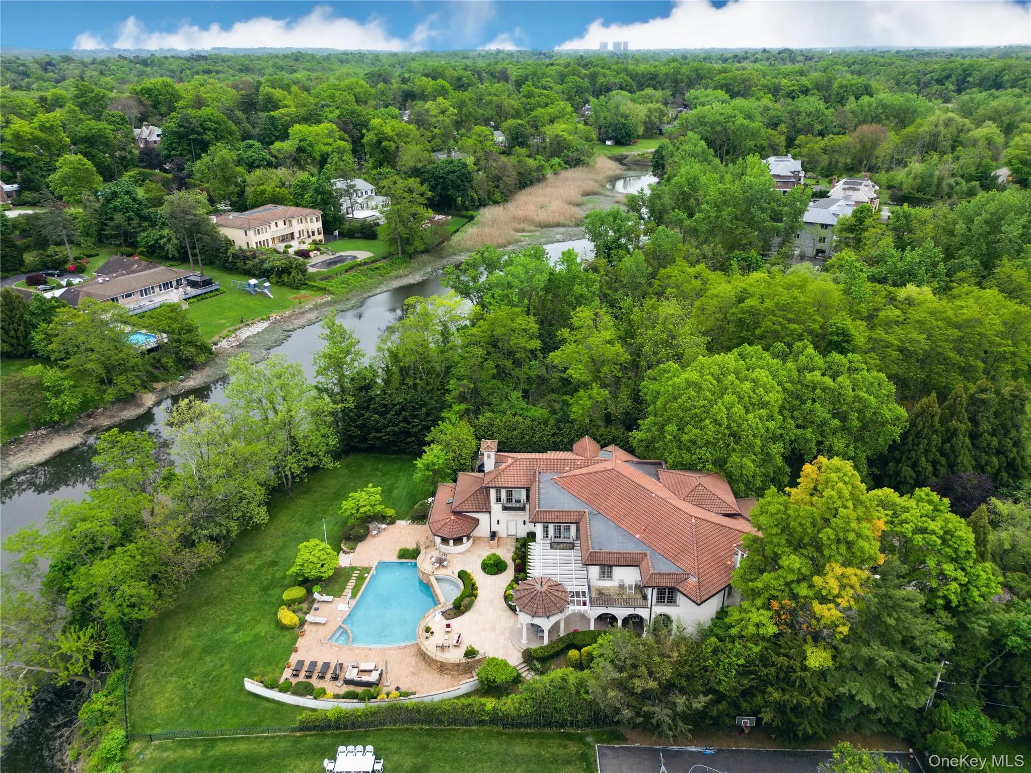17 Split Rock Drive, North Hempstead, NY, 8 Bedrooms Bedrooms, 18 Rooms Rooms,8 BathroomsBathrooms,Residential,For Rent,Split Rock,0,1044865 17 Split Rock Drive, North Hempstead, NY, 8 Bedrooms Bedrooms, 18 Rooms Rooms,8 BathroomsBathrooms,Residential,For Rent,Split Rock,0,1044865