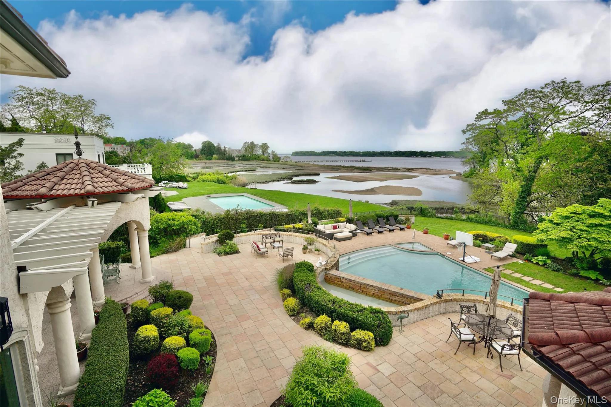 17 Split Rock Drive, North Hempstead, NY, 8 Bedrooms Bedrooms, 18 Rooms Rooms,8 BathroomsBathrooms,Residential,For Rent,Split Rock,0,1044865 17 Split Rock Drive, North Hempstead, NY, 8 Bedrooms Bedrooms, 18 Rooms Rooms,8 BathroomsBathrooms,Residential,For Rent,Split Rock,0,1044865