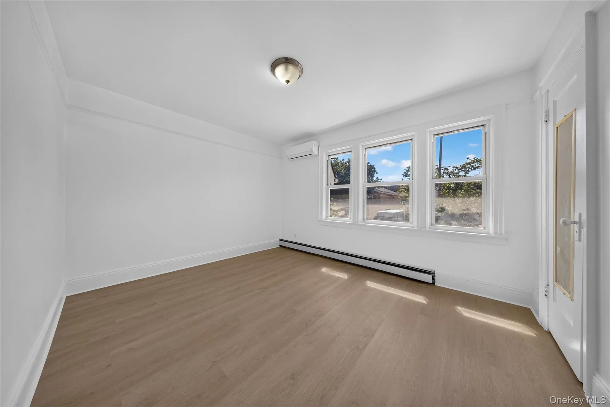 153-39 60th Avenue, New York, NY, 3 Bedrooms Bedrooms, 6 Rooms Rooms,2 BathroomsBathrooms,Residential,For Rent,60th,0,1044866 153-39 60th Avenue, New York, NY, 3 Bedrooms Bedrooms, 6 Rooms Rooms,2 BathroomsBathrooms,Residential,For Rent,60th,0,1044866