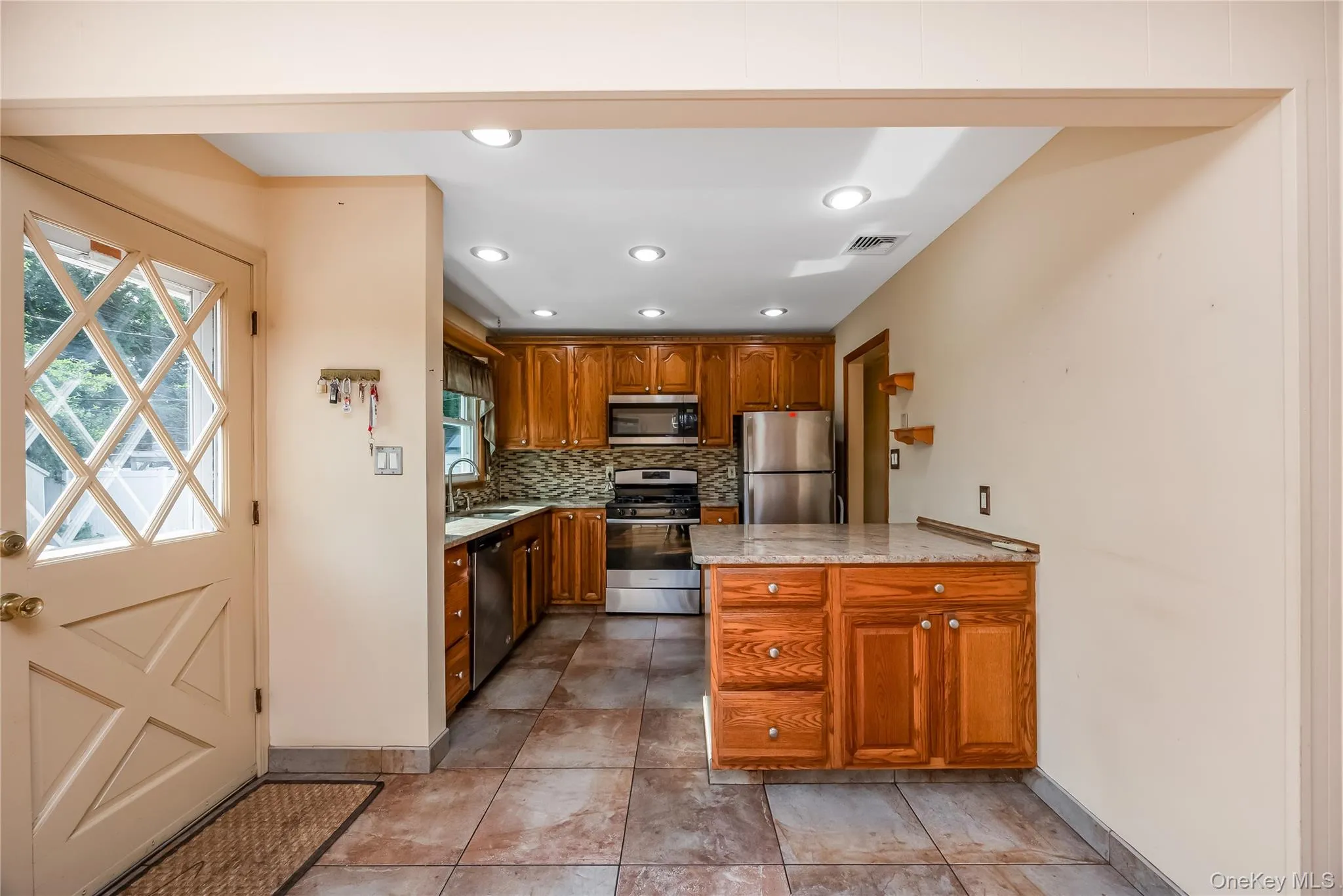 874 Alan Drive, Hempstead, NY, 3 Bedrooms Bedrooms, 5 Rooms Rooms,1 BathroomBathrooms,Residential,For Rent,Alan,0,1044868 874 Alan Drive, Hempstead, NY, 3 Bedrooms Bedrooms, 5 Rooms Rooms,1 BathroomBathrooms,Residential,For Rent,Alan,0,1044868
