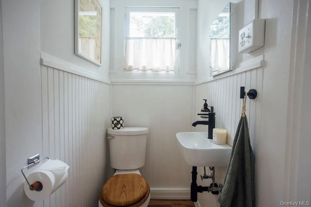 40 Broad Street, Kinderhook, NY, 3 Bedrooms Bedrooms, 10 Rooms Rooms,2 BathroomsBathrooms,Residential,For Rent,Broad,0,1044870 40 Broad Street, Kinderhook, NY, 3 Bedrooms Bedrooms, 10 Rooms Rooms,2 BathroomsBathrooms,Residential,For Rent,Broad,0,1044870