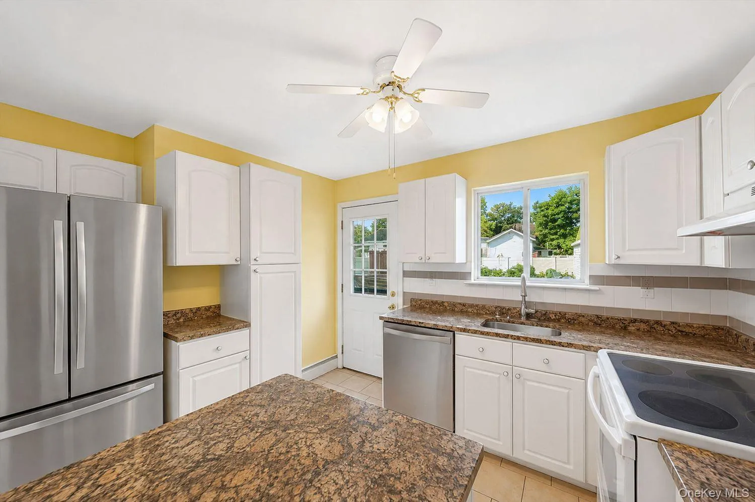 8 Halewood Drive, Brookhaven, NY, 3 Bedrooms Bedrooms, 6 Rooms Rooms,2 BathroomsBathrooms,Residential,For Rent,Halewood,0,1044873 8 Halewood Drive, Brookhaven, NY, 3 Bedrooms Bedrooms, 6 Rooms Rooms,2 BathroomsBathrooms,Residential,For Rent,Halewood,0,1044873