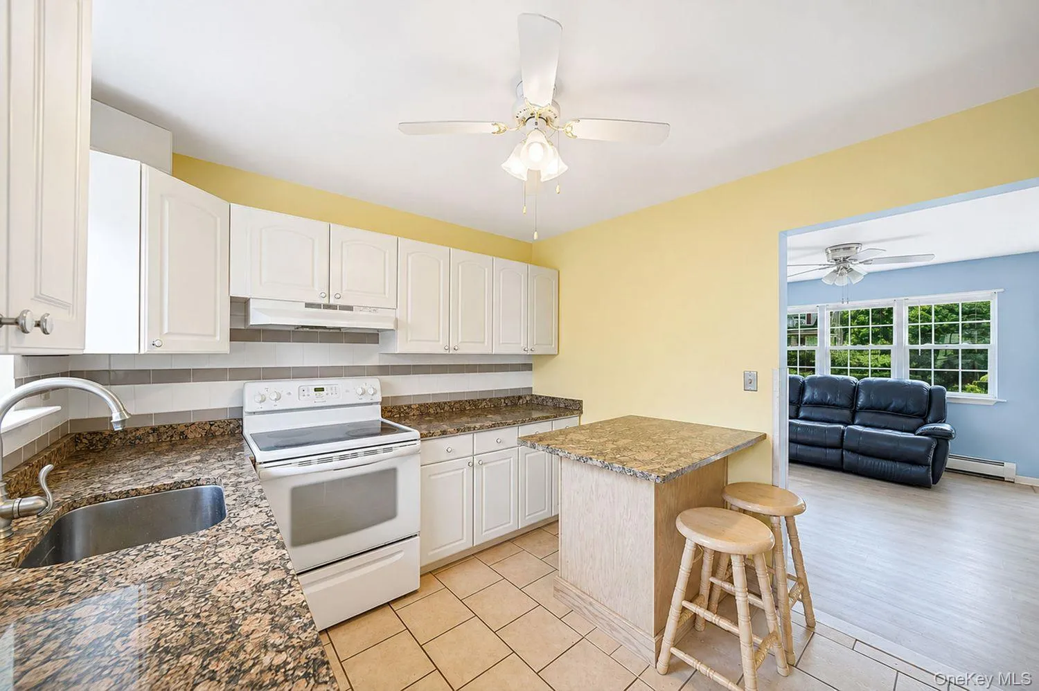 8 Halewood Drive, Brookhaven, NY, 3 Bedrooms Bedrooms, 6 Rooms Rooms,2 BathroomsBathrooms,Residential,For Rent,Halewood,0,1044873 8 Halewood Drive, Brookhaven, NY, 3 Bedrooms Bedrooms, 6 Rooms Rooms,2 BathroomsBathrooms,Residential,For Rent,Halewood,0,1044873