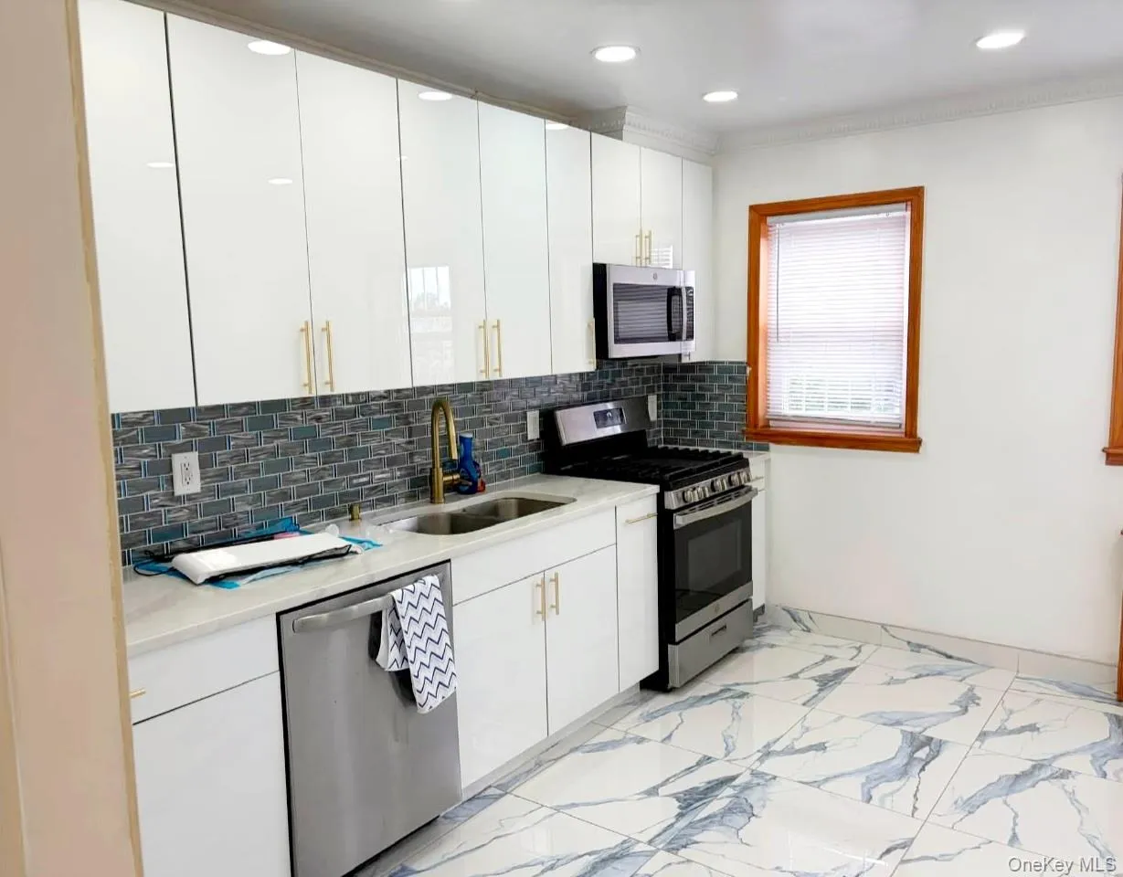 108-23 64th Avenue, New York, NY, 2 Bedrooms Bedrooms, 4 Rooms Rooms,1 BathroomBathrooms,Residential Lease,For Rent,64th,0,1044885 108-23 64th Avenue, New York, NY, 2 Bedrooms Bedrooms, 4 Rooms Rooms,1 BathroomBathrooms,Residential Lease,For Rent,64th,0,1044885