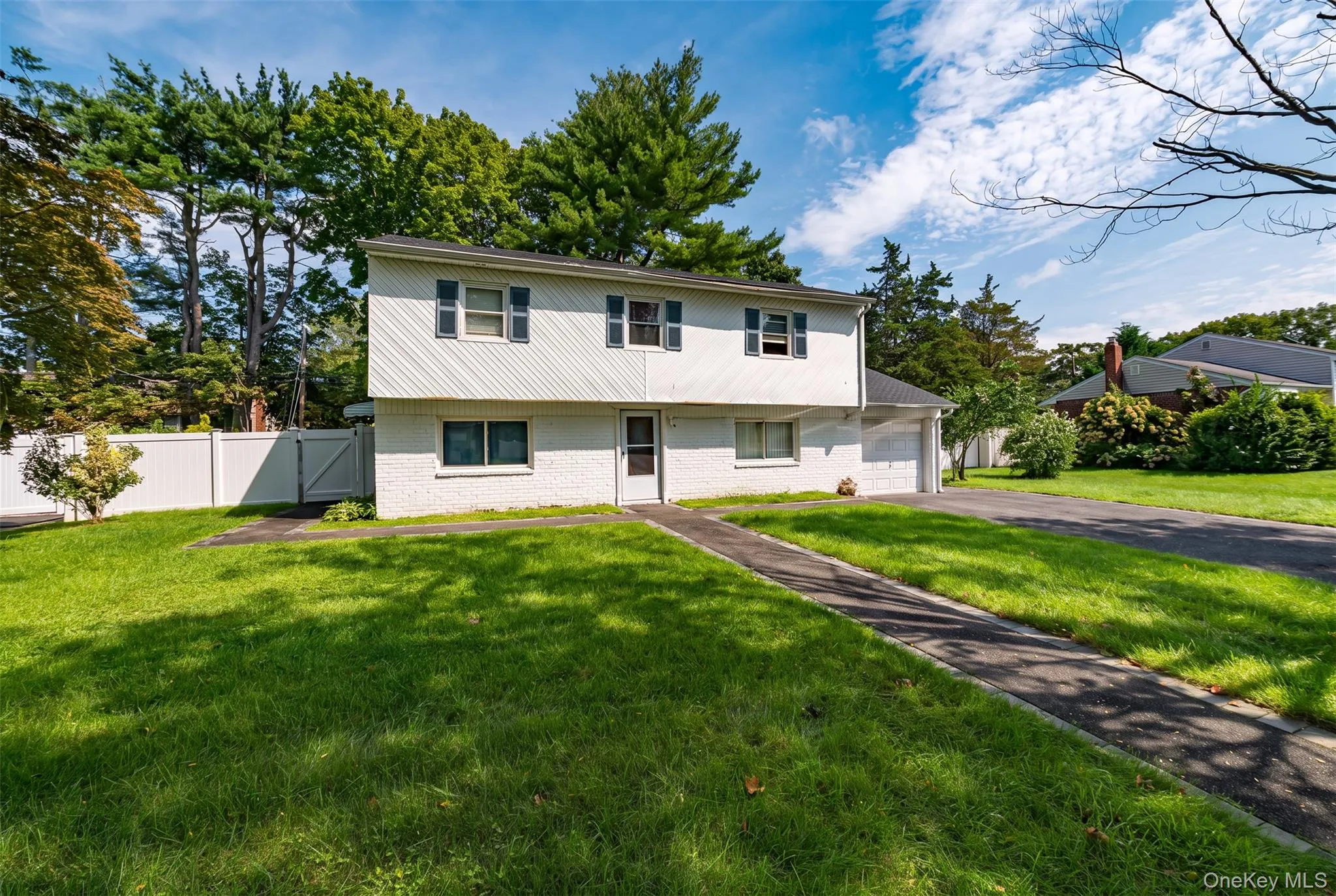 19 South Lane, Huntington, NY, 4 Bedrooms Bedrooms, 7 Rooms Rooms,2 BathroomsBathrooms,Residential,For Rent,South,0,1044891 19 South Lane, Huntington, NY, 4 Bedrooms Bedrooms, 7 Rooms Rooms,2 BathroomsBathrooms,Residential,For Rent,South,0,1044891