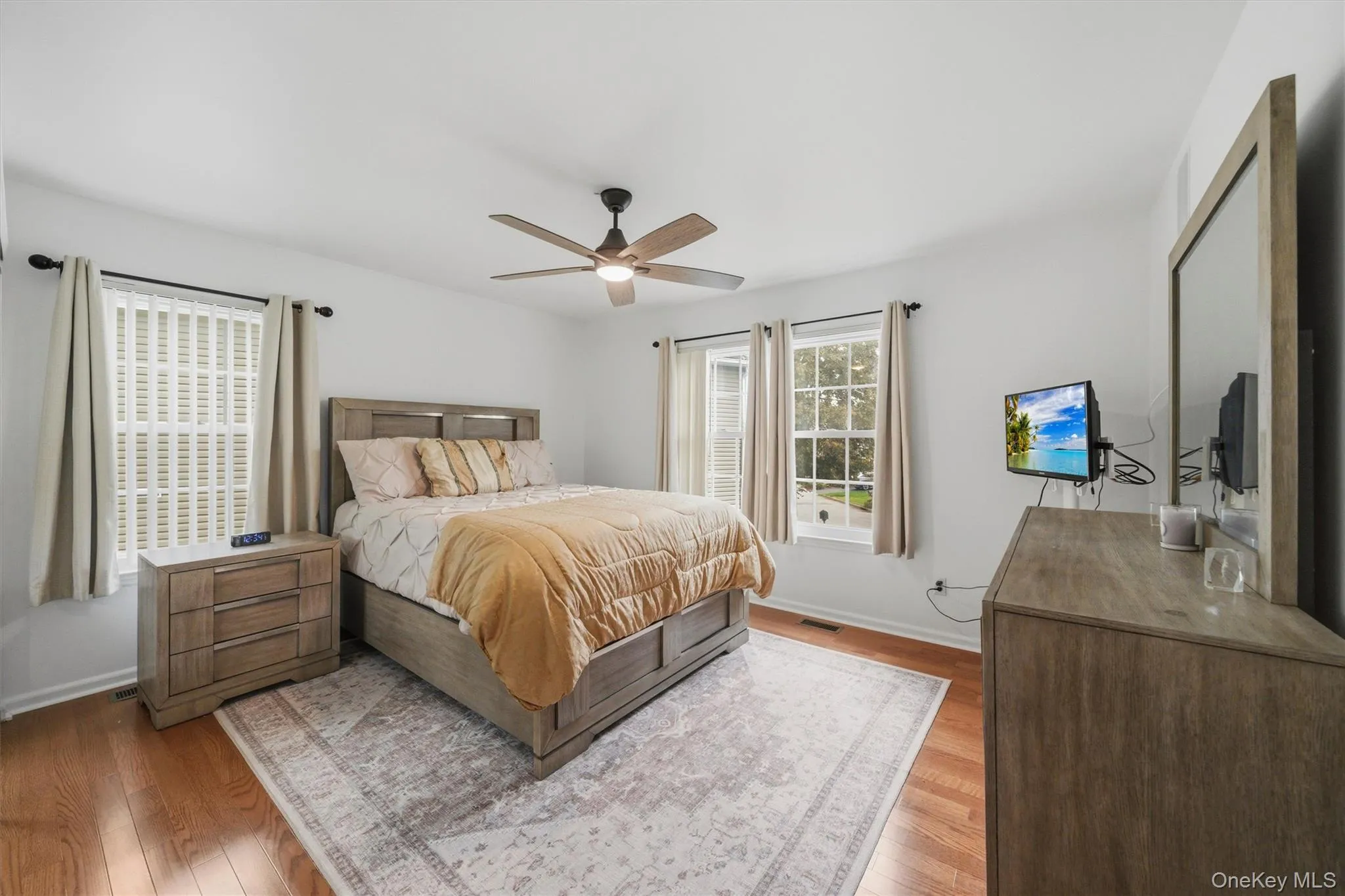 Large third bedroom. Large third bedroom.