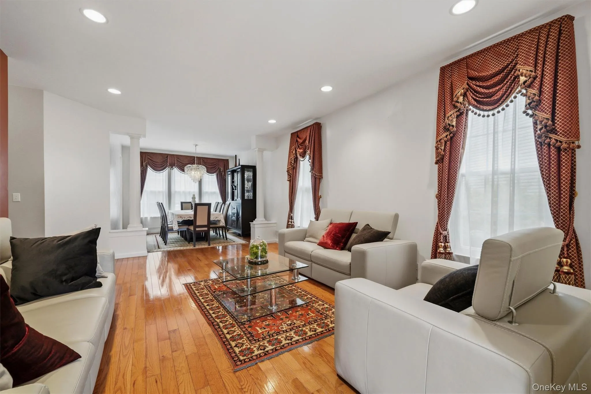 Pride of ownership beams the minute you enter this wonderful home! Pride of ownership beams the minute you enter this wonderful home!