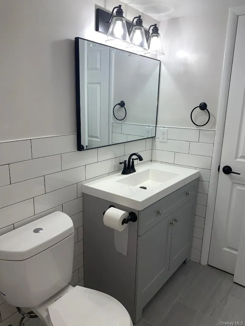 85 Middletown Road, Clarkstown, NY, 2 Bedrooms Bedrooms, 4 Rooms Rooms,1 BathroomBathrooms,Residential Lease,For Rent,Middletown,0,1044907 85 Middletown Road, Clarkstown, NY, 2 Bedrooms Bedrooms, 4 Rooms Rooms,1 BathroomBathrooms,Residential Lease,For Rent,Middletown,0,1044907