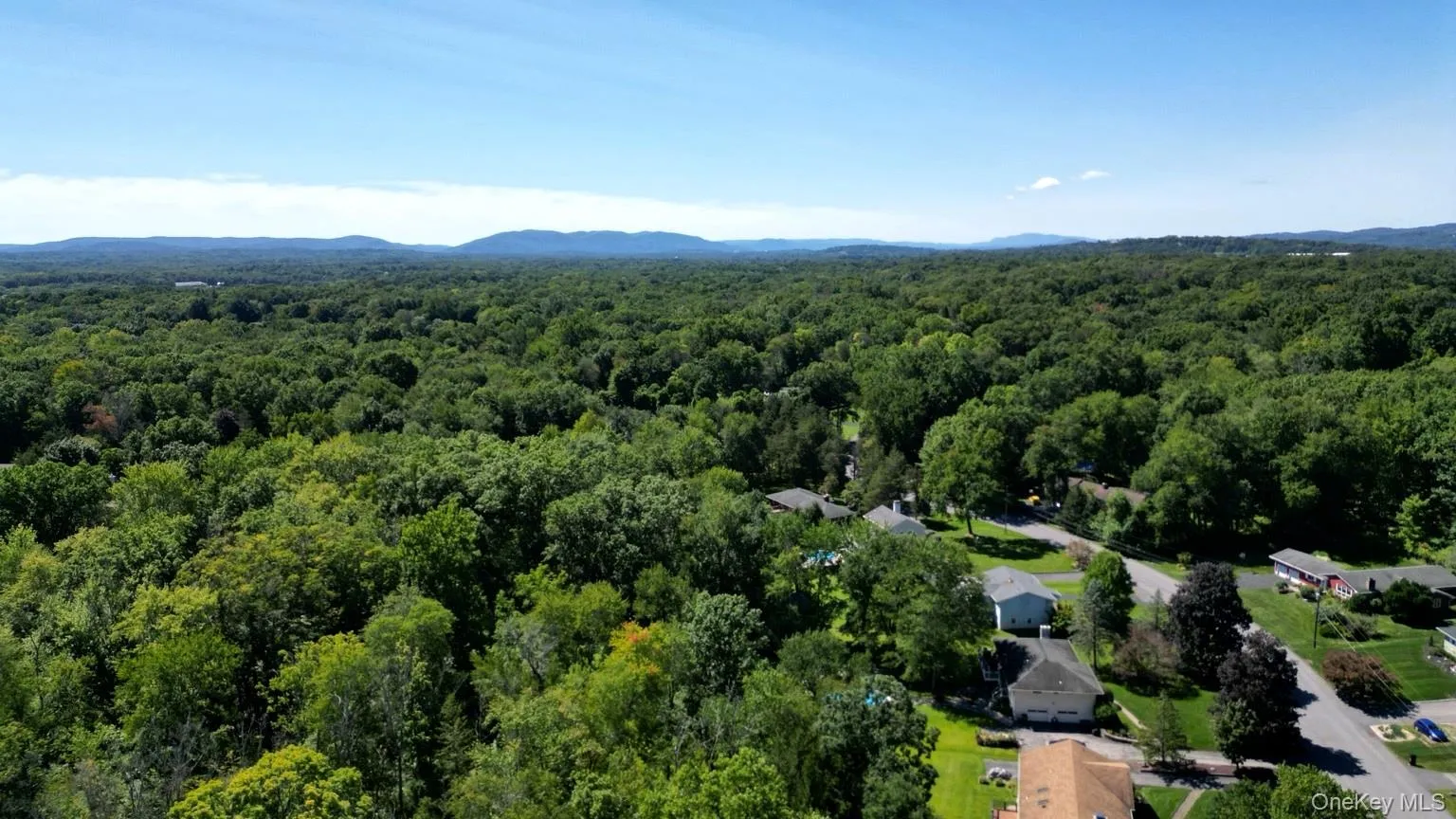 24 Deer Run Road, Poughkeepsie, NY, 4 Bedrooms Bedrooms, 8 Rooms Rooms,3 BathroomsBathrooms,Residential,For Rent,Deer Run,0,1044908 24 Deer Run Road, Poughkeepsie, NY, 4 Bedrooms Bedrooms, 8 Rooms Rooms,3 BathroomsBathrooms,Residential,For Rent,Deer Run,0,1044908