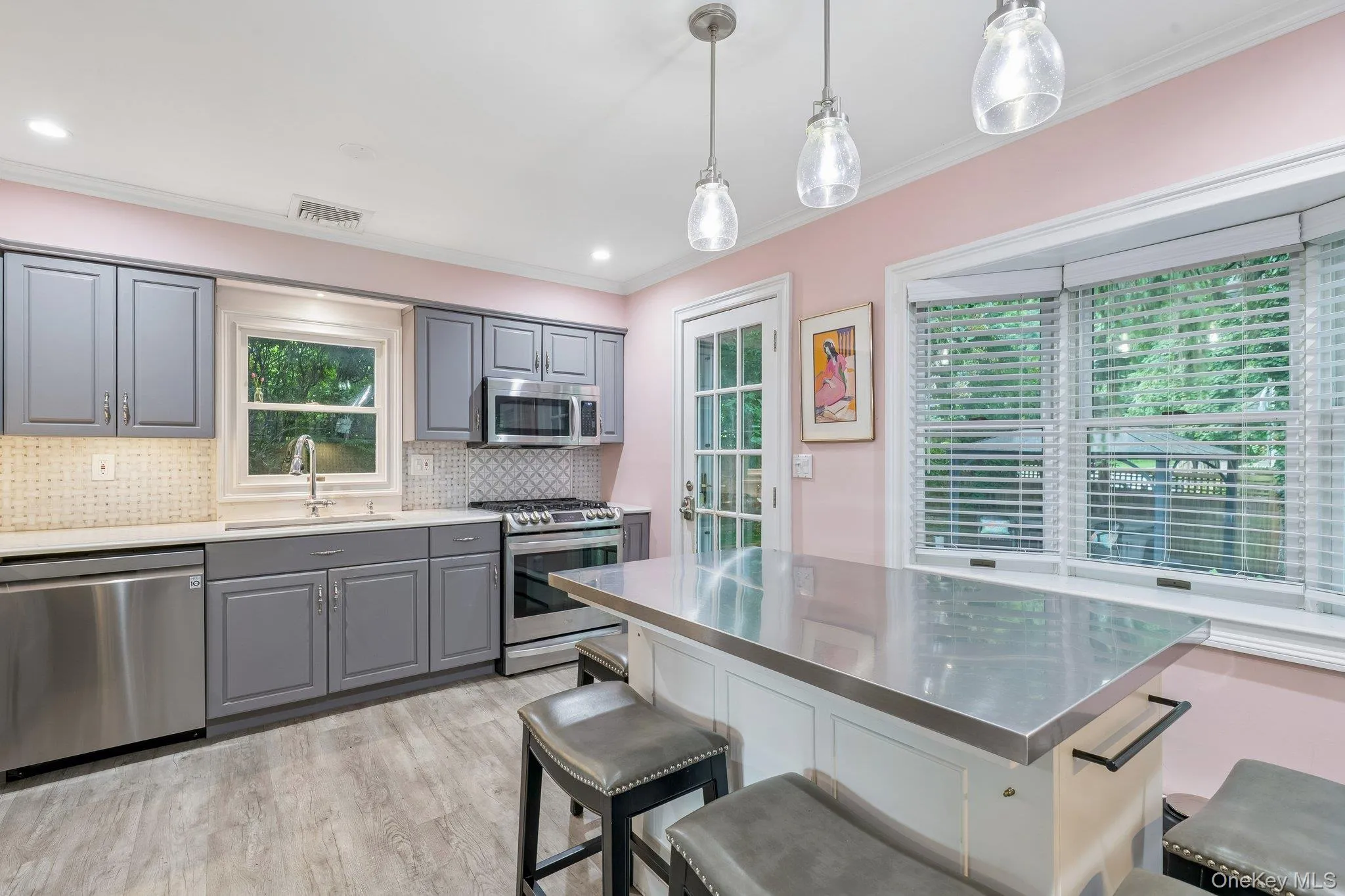 4 Beach Avenue, Huntington, NY, 3 Bedrooms Bedrooms, 7 Rooms Rooms,2 BathroomsBathrooms,Residential,For Rent,Beach,0,1044914 4 Beach Avenue, Huntington, NY, 3 Bedrooms Bedrooms, 7 Rooms Rooms,2 BathroomsBathrooms,Residential,For Rent,Beach,0,1044914