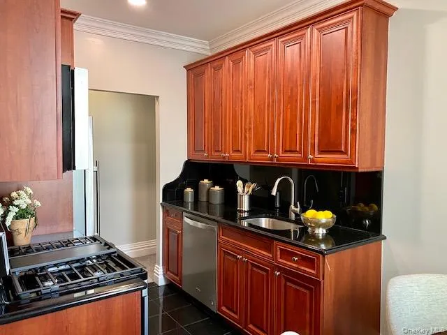 140 Broadway, Hempstead, NY, 1 Bedroom Bedrooms, 4 Rooms Rooms,1 BathroomBathrooms,Residential Lease,For Rent,Broadway,0,1044934 140 Broadway, Hempstead, NY, 1 Bedroom Bedrooms, 4 Rooms Rooms,1 BathroomBathrooms,Residential Lease,For Rent,Broadway,0,1044934