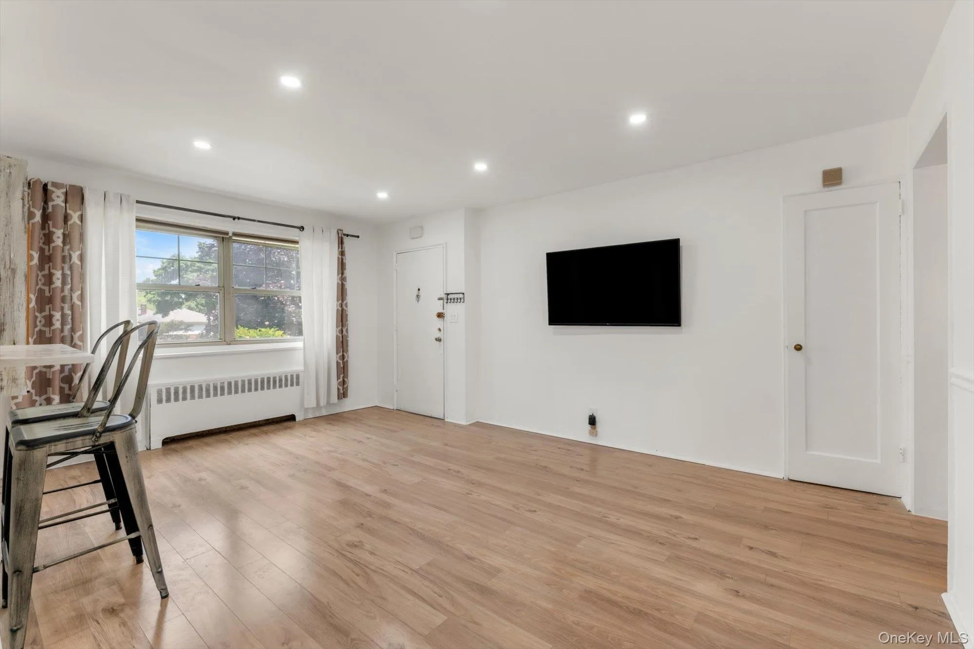 251-16 58th Avenue, New York, NY, 1 Bedroom Bedrooms, 4 Rooms Rooms,1 BathroomBathrooms,Residential,For Rent,58th Avenue,0,1044937 251-16 58th Avenue, New York, NY, 1 Bedroom Bedrooms, 4 Rooms Rooms,1 BathroomBathrooms,Residential,For Rent,58th Avenue,0,1044937