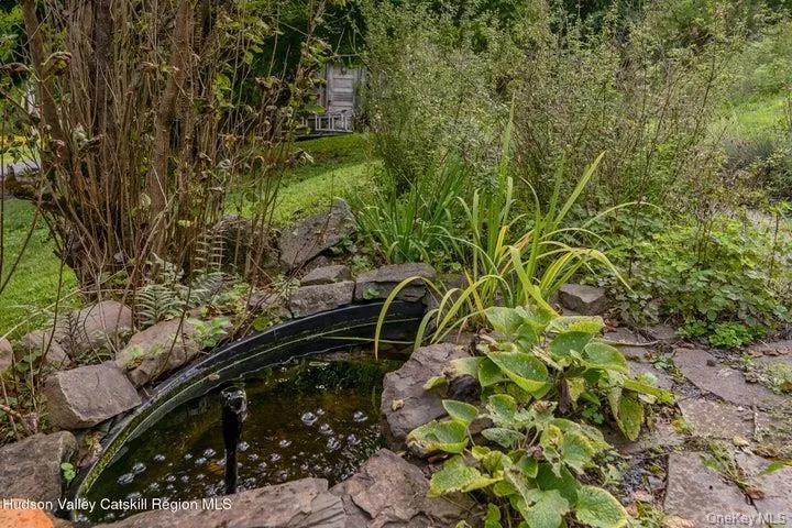583 Swartekill Road, Esopus, NY, 3 Bedrooms Bedrooms, 9 Rooms Rooms,1 BathroomBathrooms,Residential,For Rent,Swartekill,0,1044938 583 Swartekill Road, Esopus, NY, 3 Bedrooms Bedrooms, 9 Rooms Rooms,1 BathroomBathrooms,Residential,For Rent,Swartekill,0,1044938